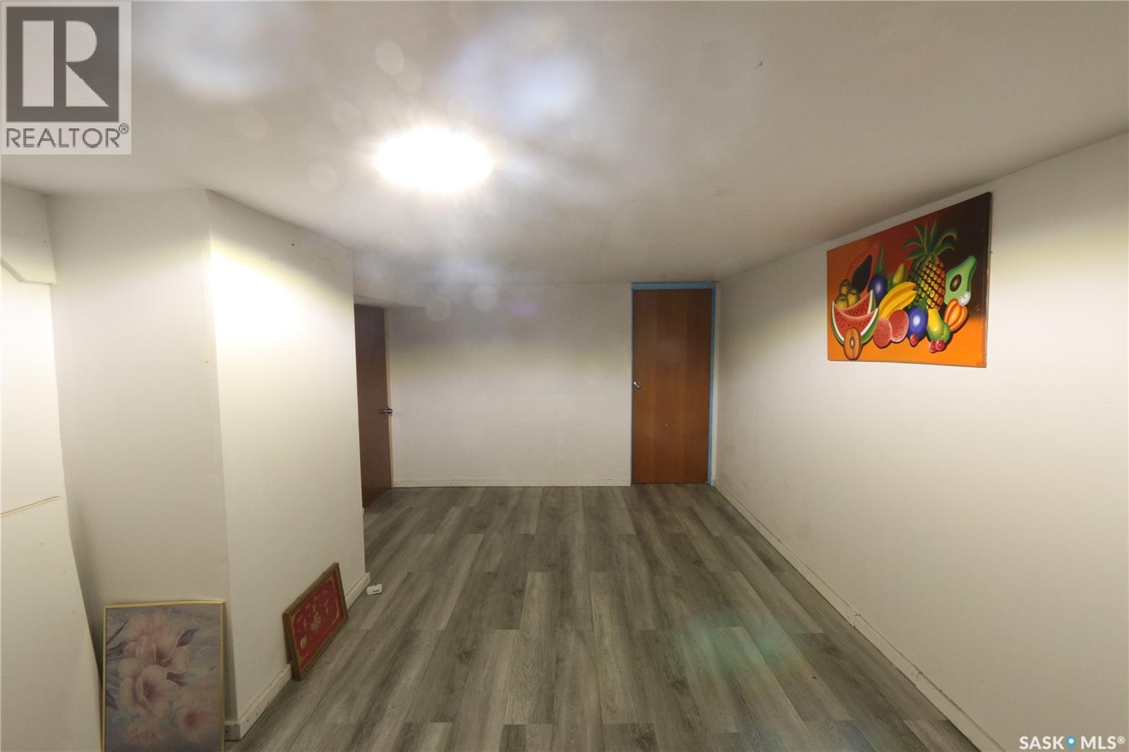 1115 ROBINSON STREET - 8