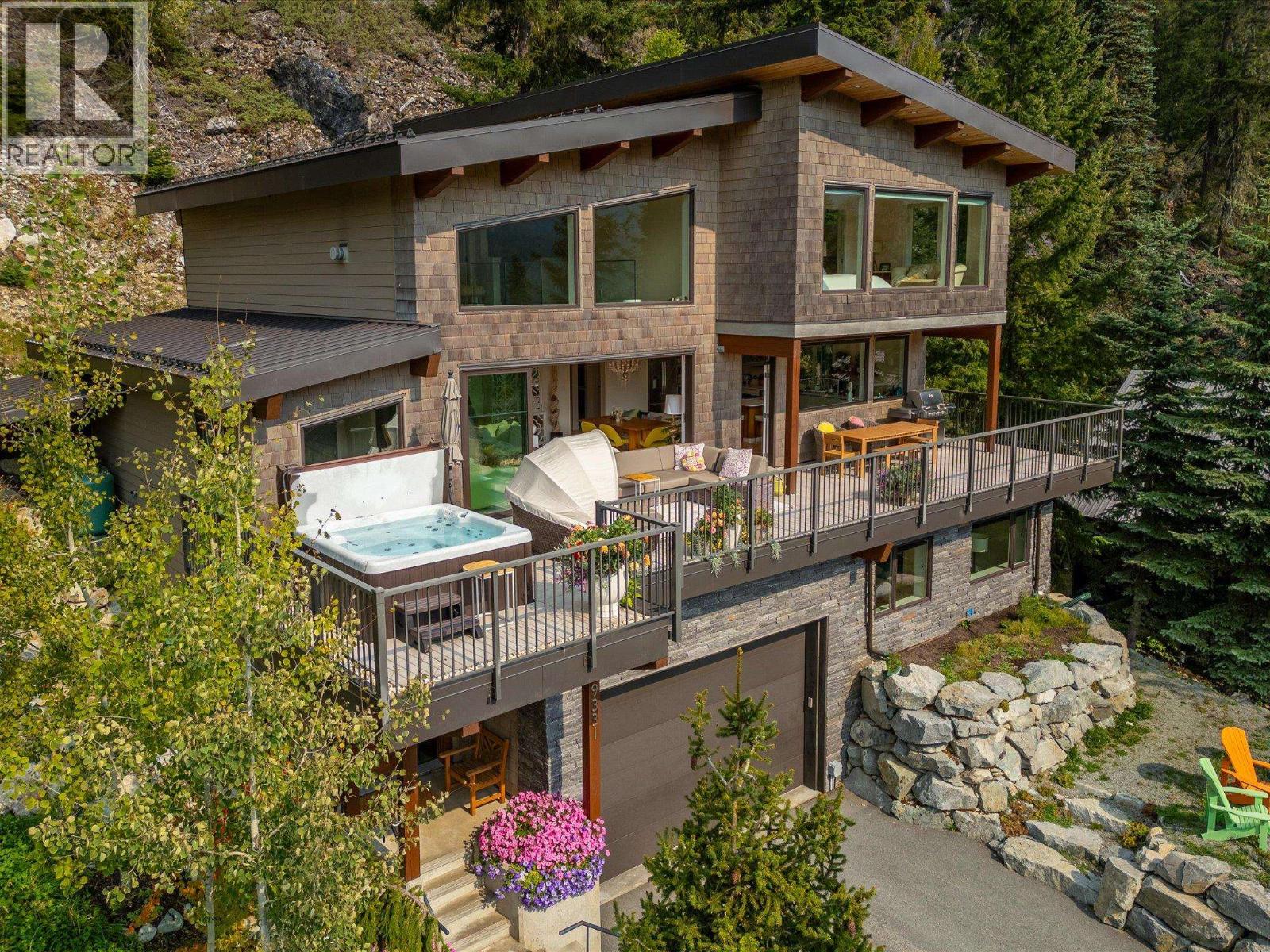 9331 EMERALD DRIVE, Whistler