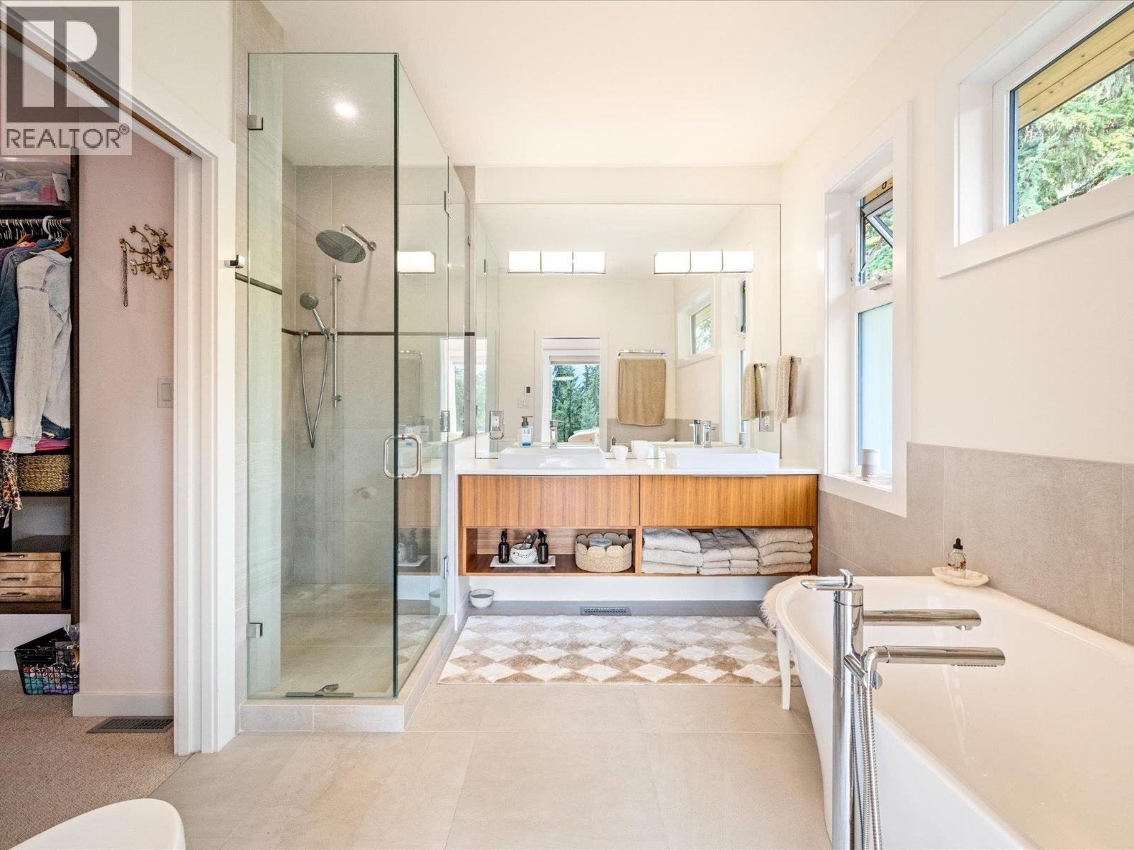 9331 EMERALD DRIVE, Whistler