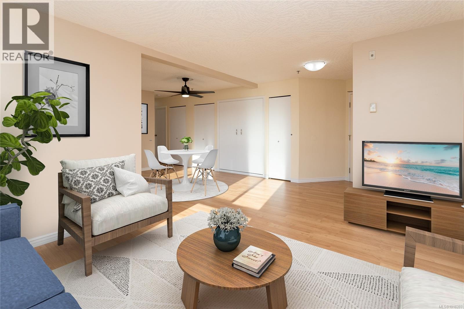 312 3460 Quadra St, Saanich