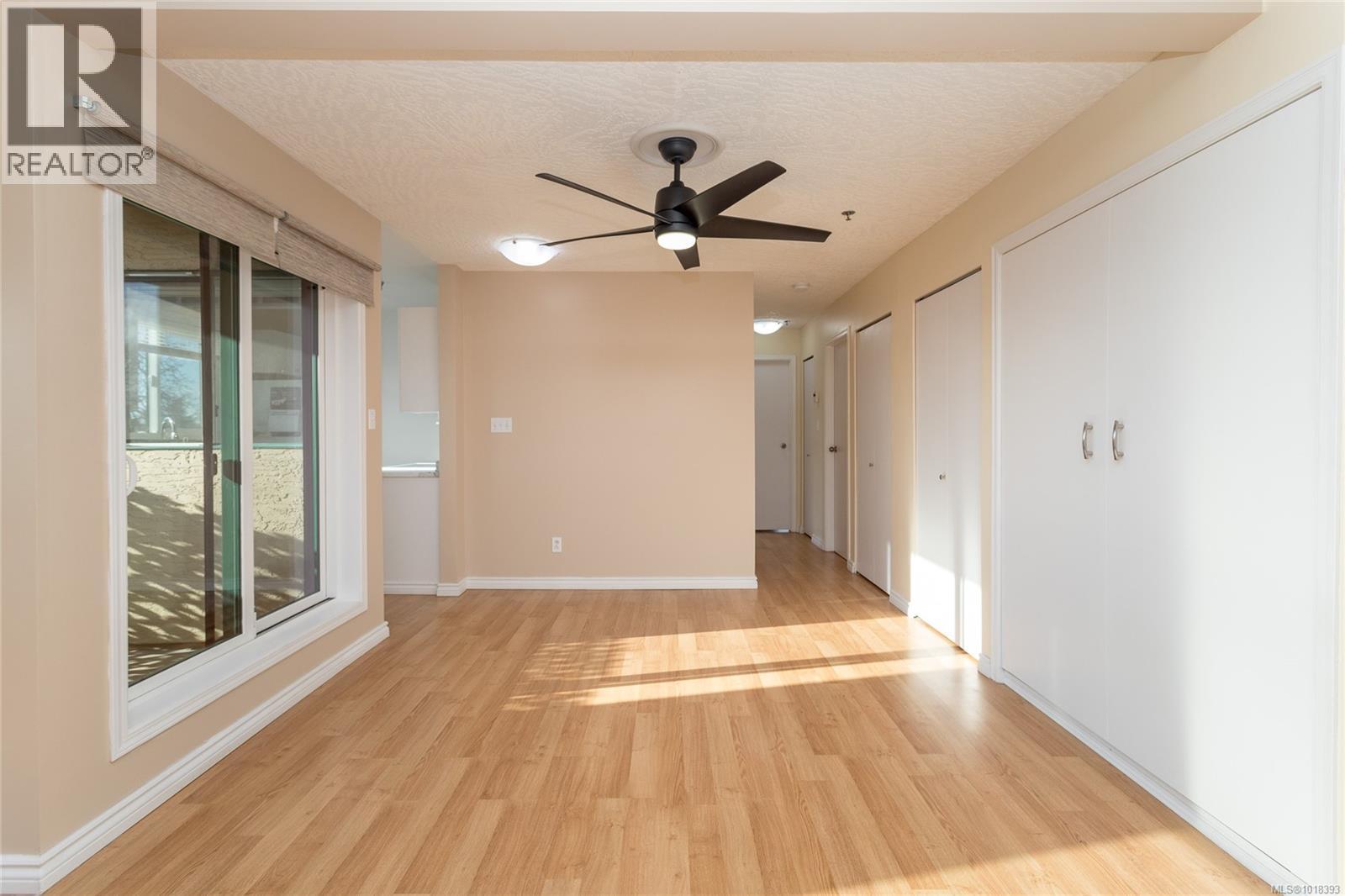 312 3460 Quadra St, Saanich