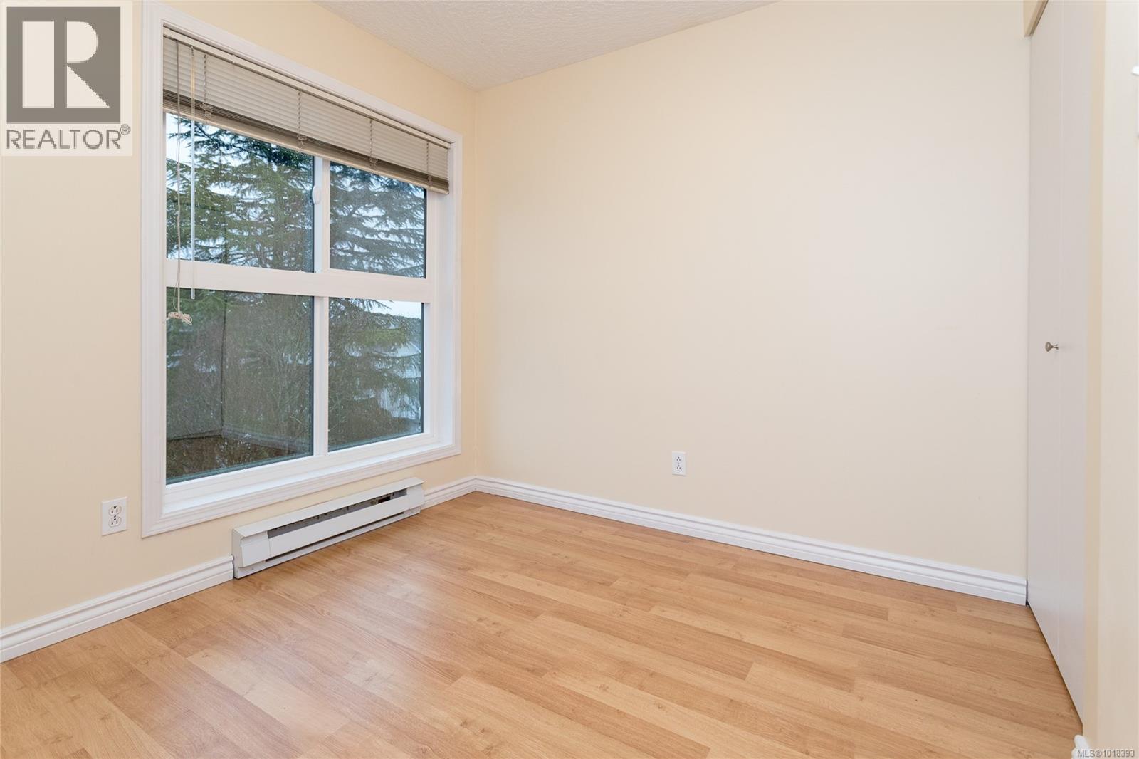 312 3460 Quadra St, Saanich