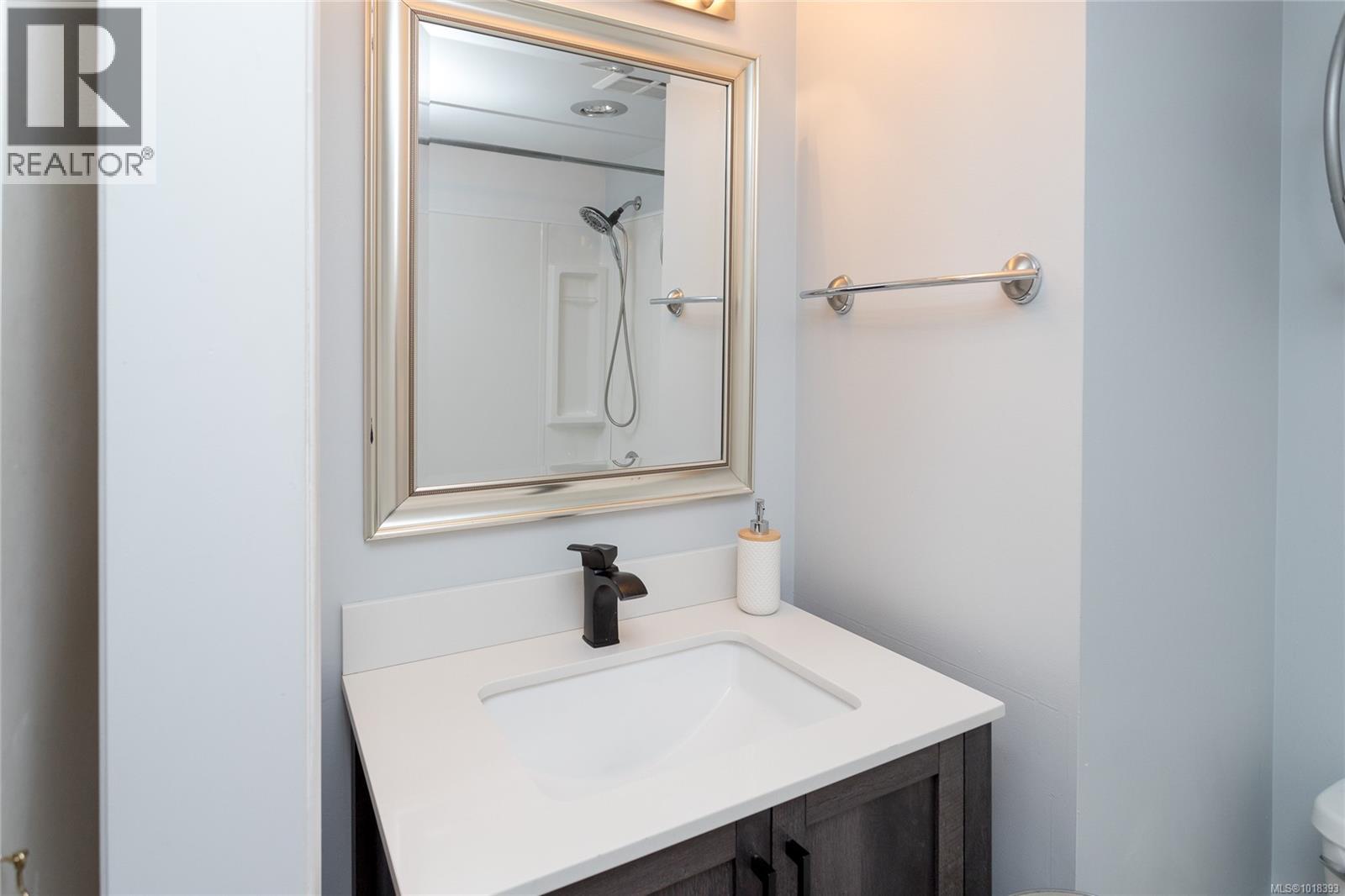 312 3460 Quadra St, Saanich