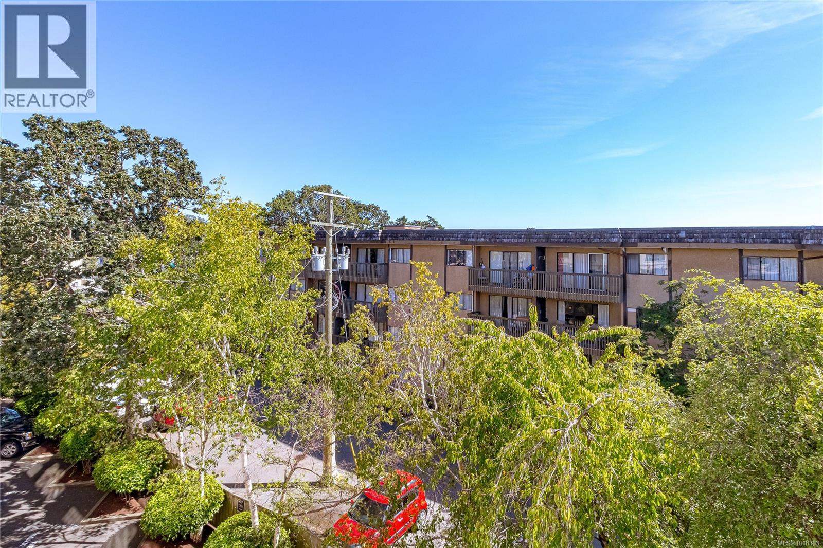 312 3460 Quadra St, Saanich