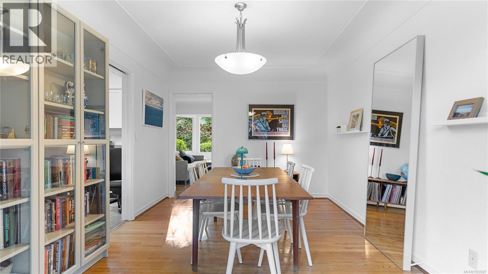 2792 Tudor Ave, Saanich