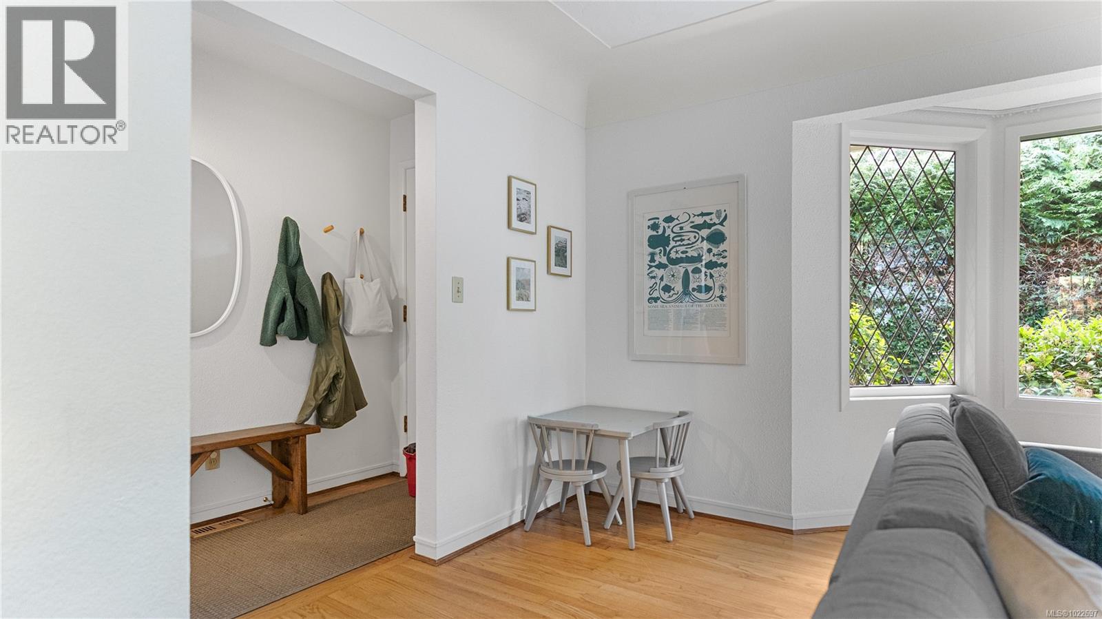 2792 Tudor Ave, Saanich