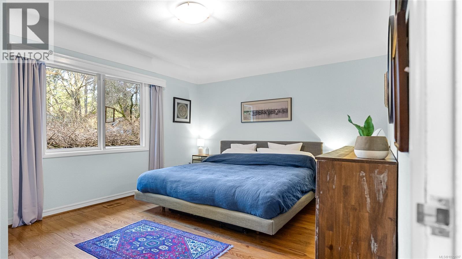 2792 Tudor Ave, Saanich