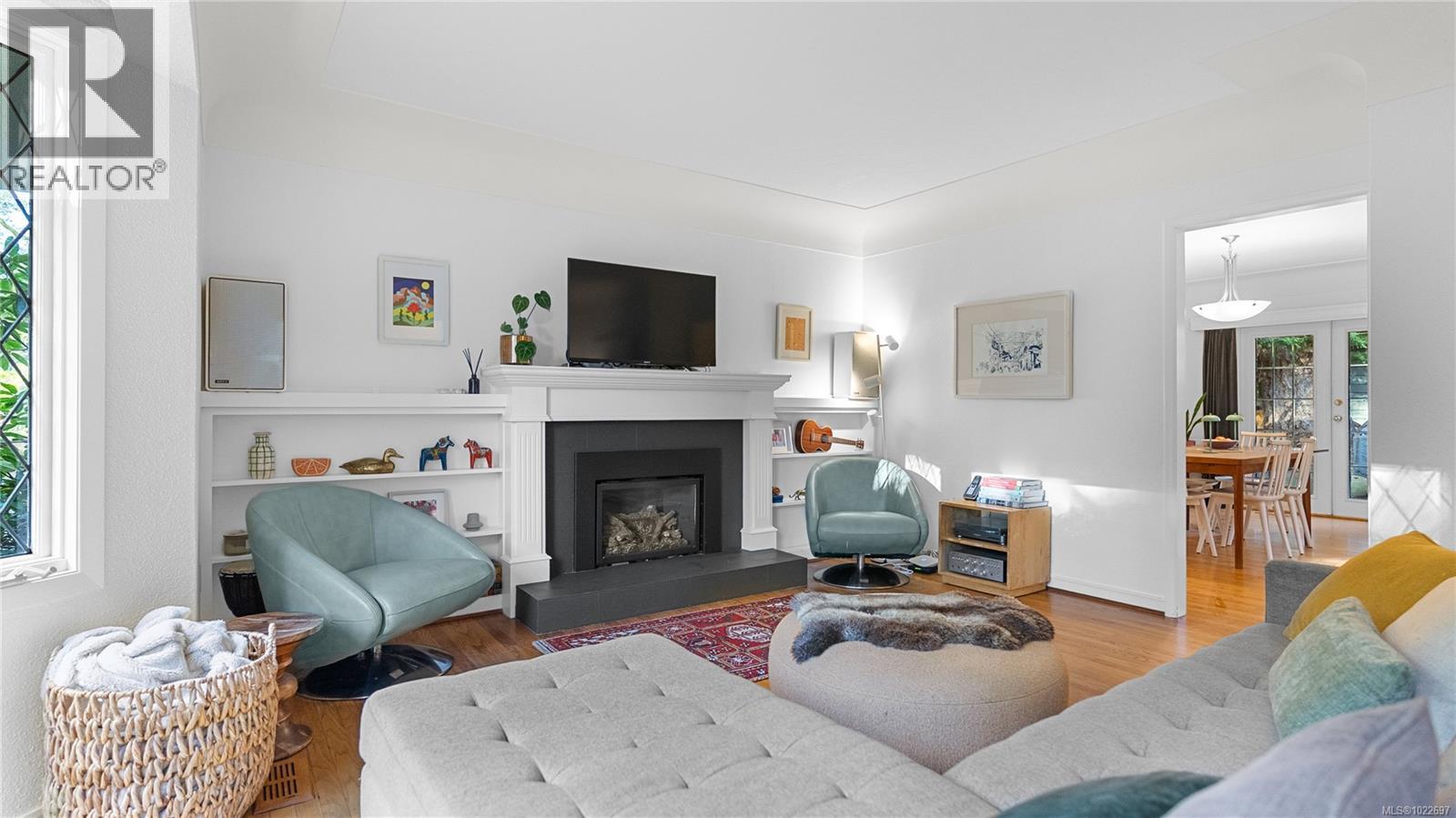 2792 Tudor Ave, Saanich