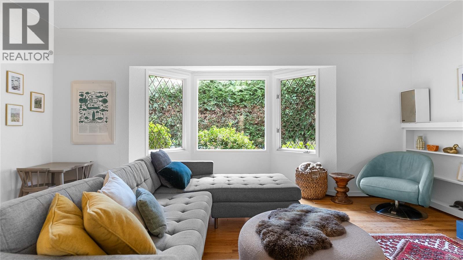 2792 Tudor Ave, Saanich