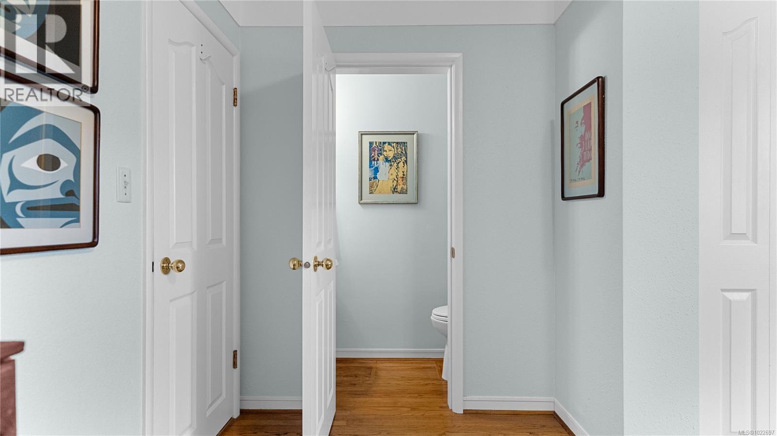 2792 Tudor Ave, Saanich