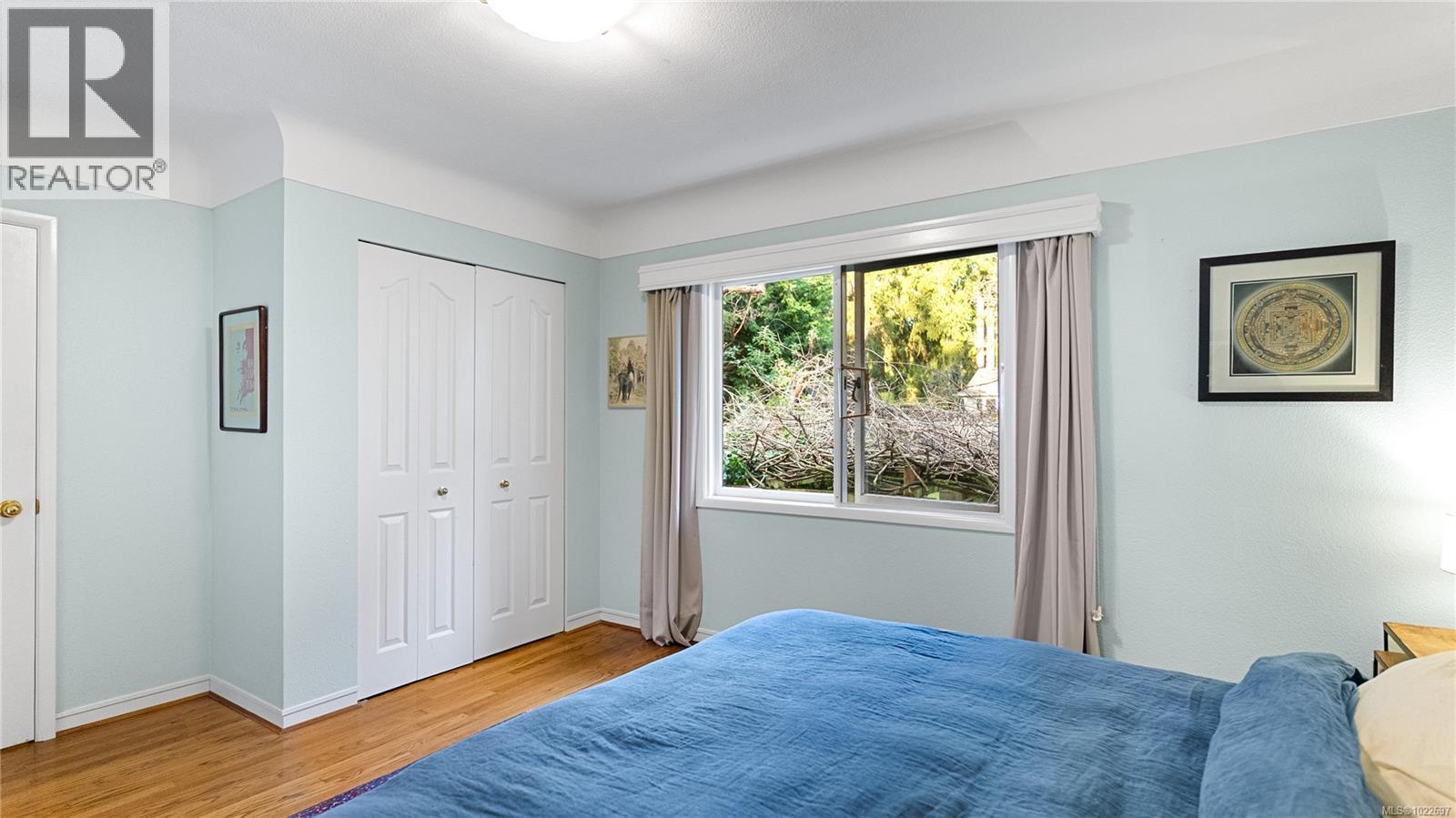 2792 Tudor Ave, Saanich