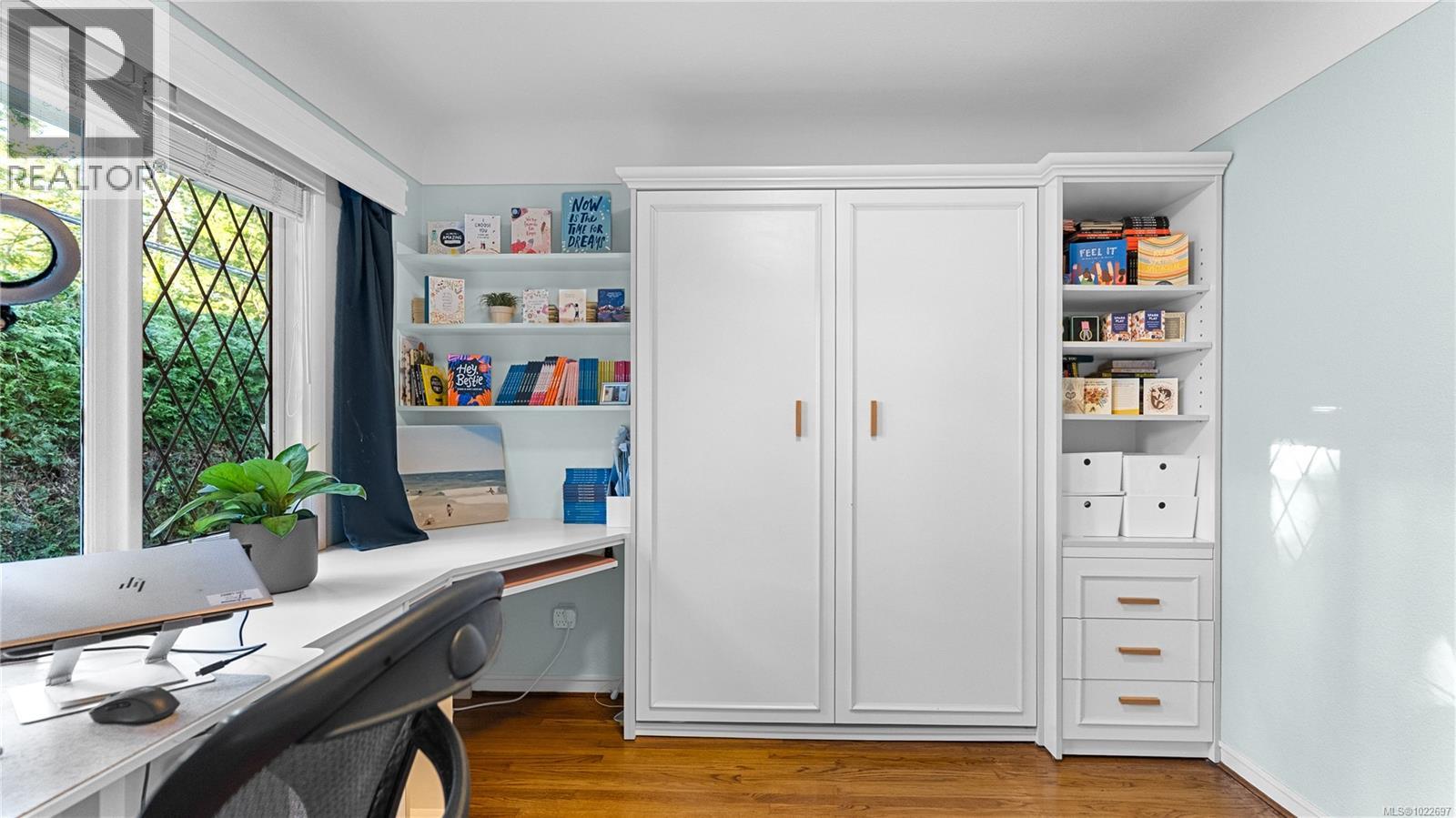 2792 Tudor Ave, Saanich