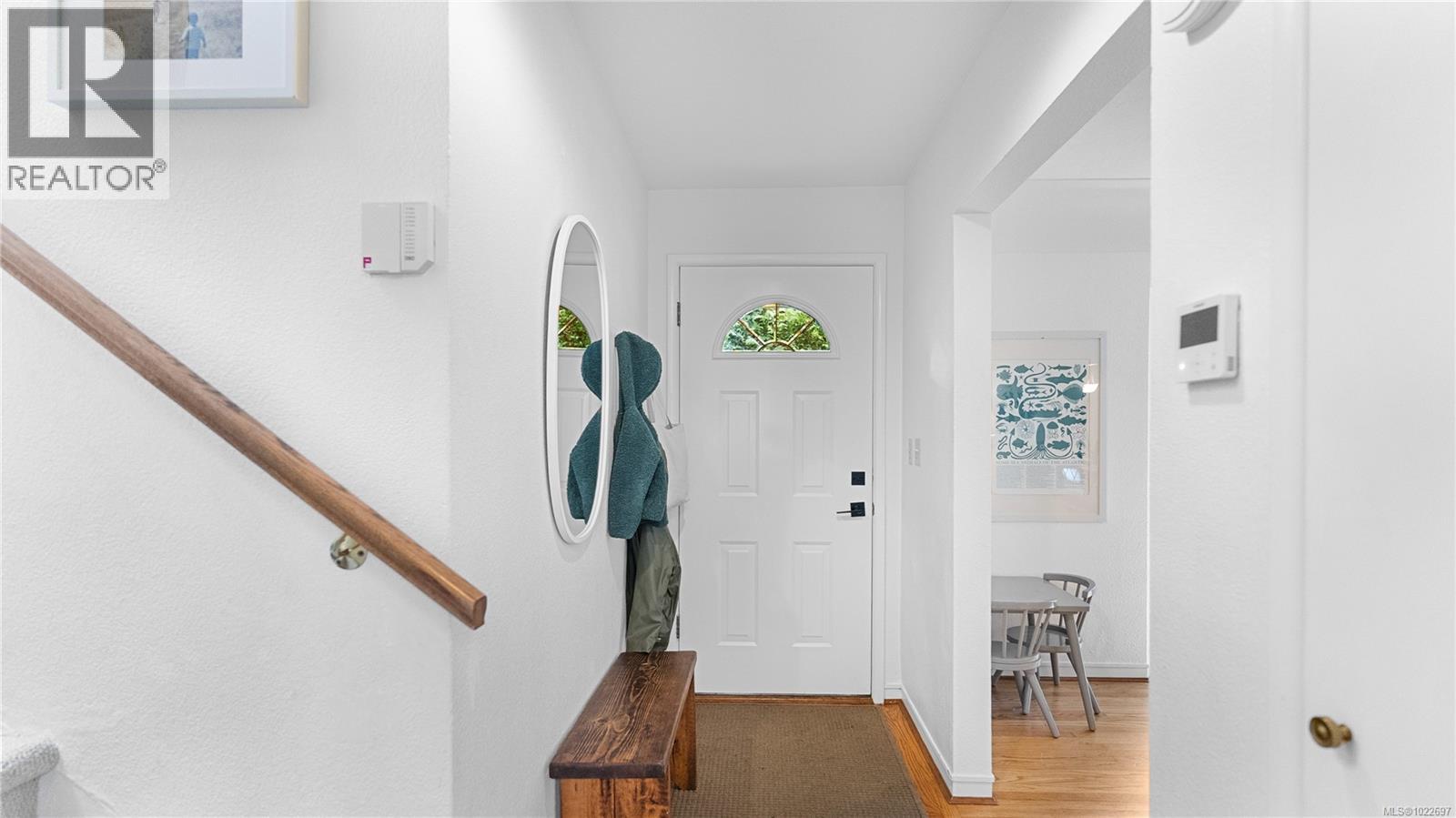 2792 Tudor Ave, Saanich