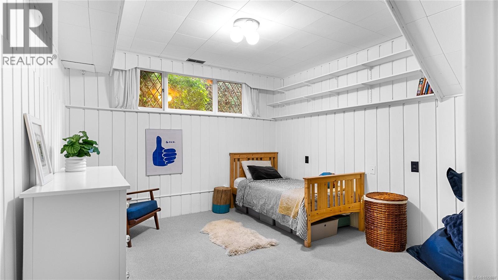 2792 Tudor Ave, Saanich