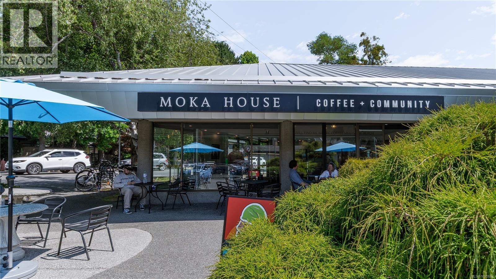 2792 Tudor Ave, Saanich