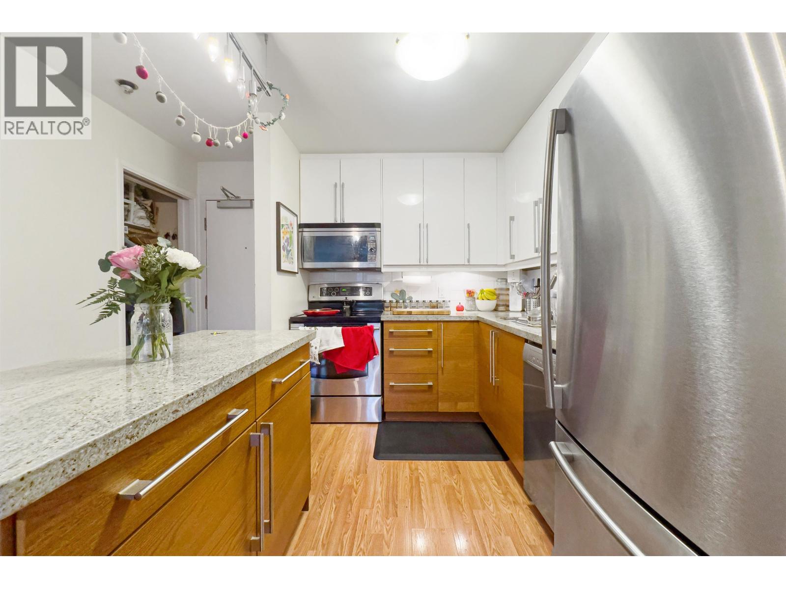 205 111 W 10TH AVENUE, Vancouver