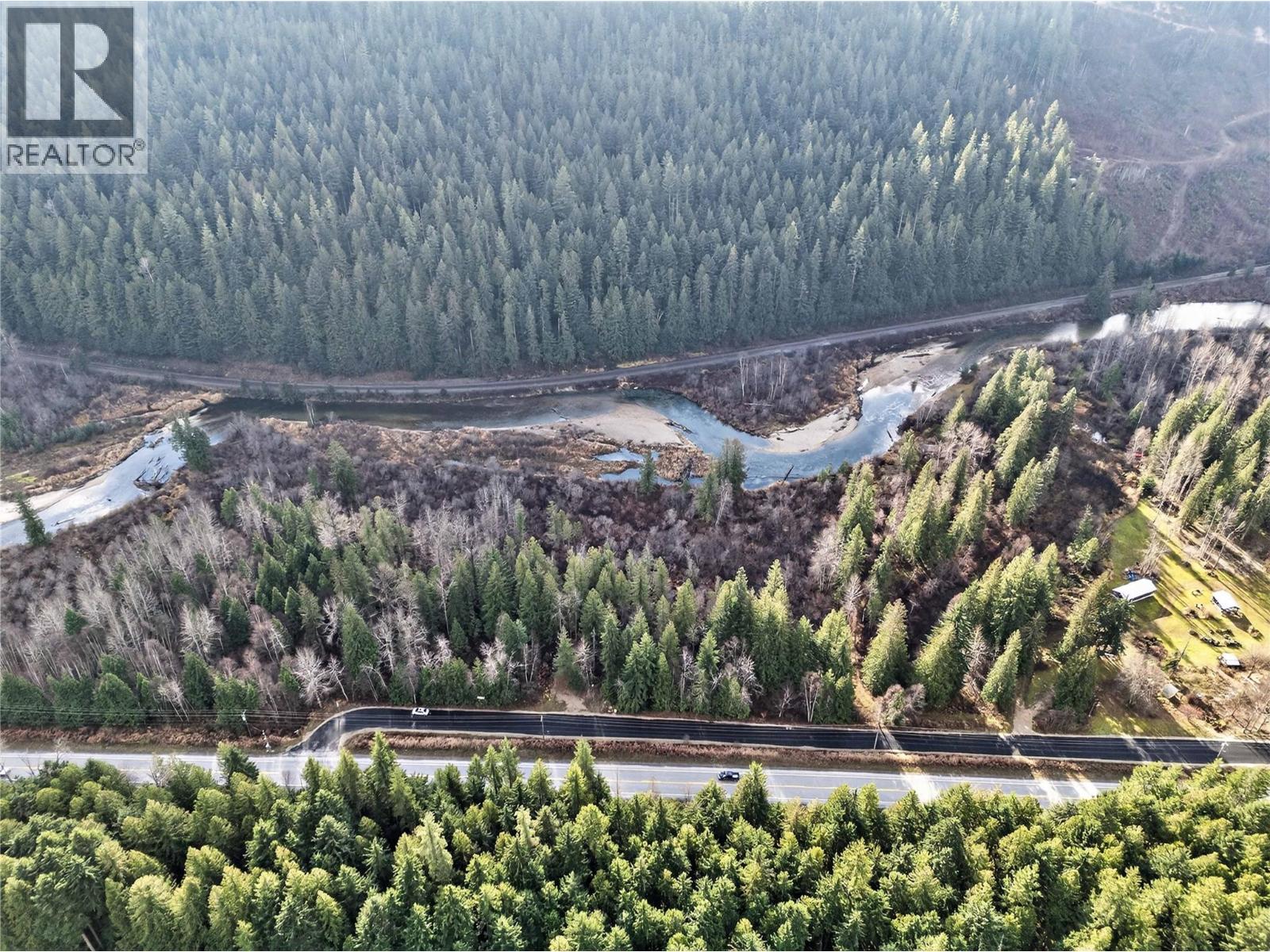  5926 Ferguson Frontage Road, Malakwa