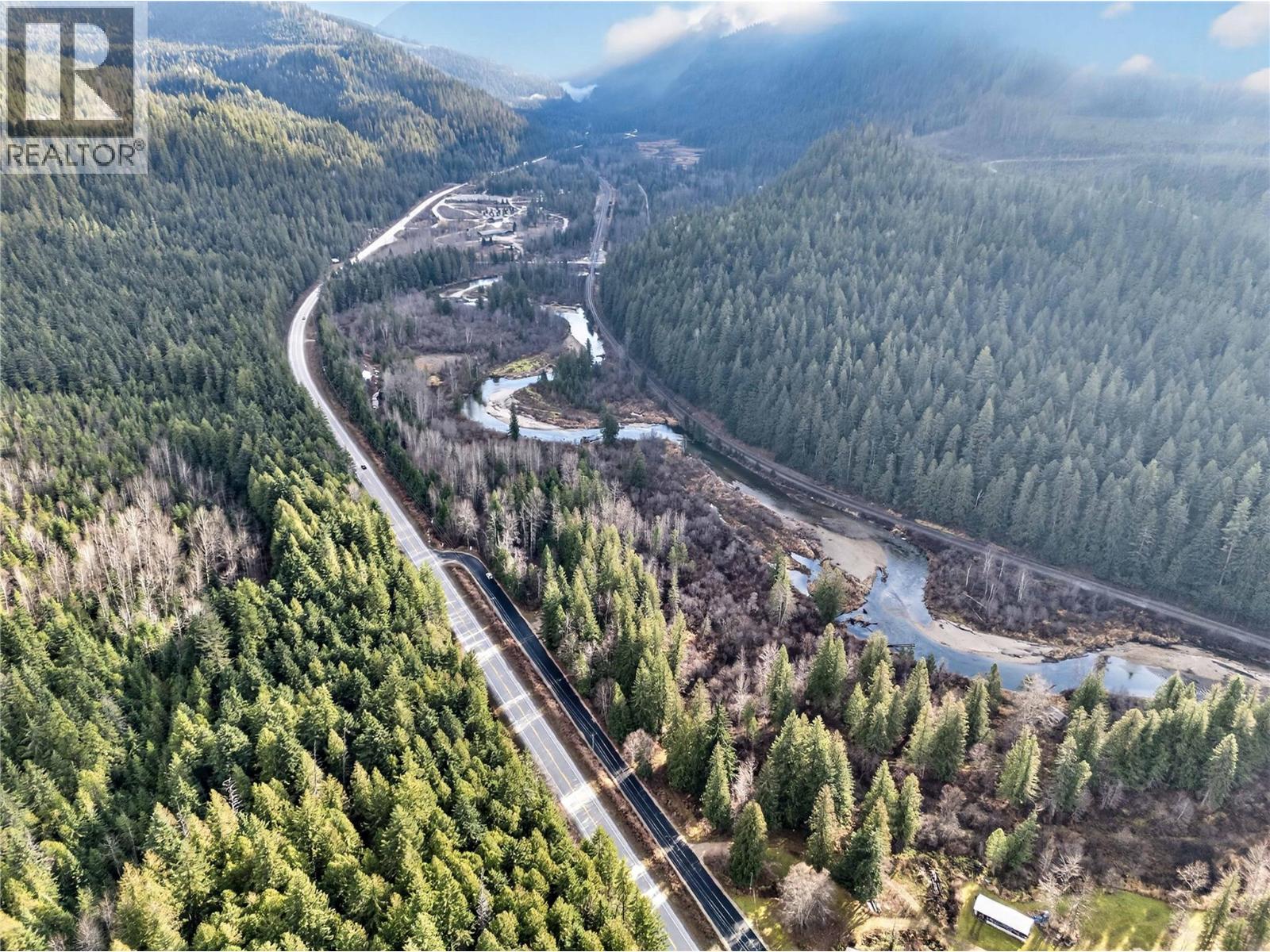  5926 Ferguson Frontage Road, Malakwa