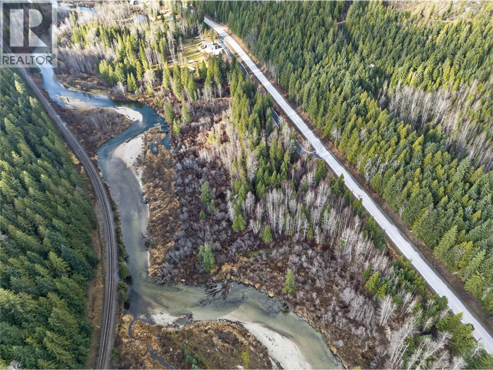  5926 Ferguson Frontage Road, Malakwa