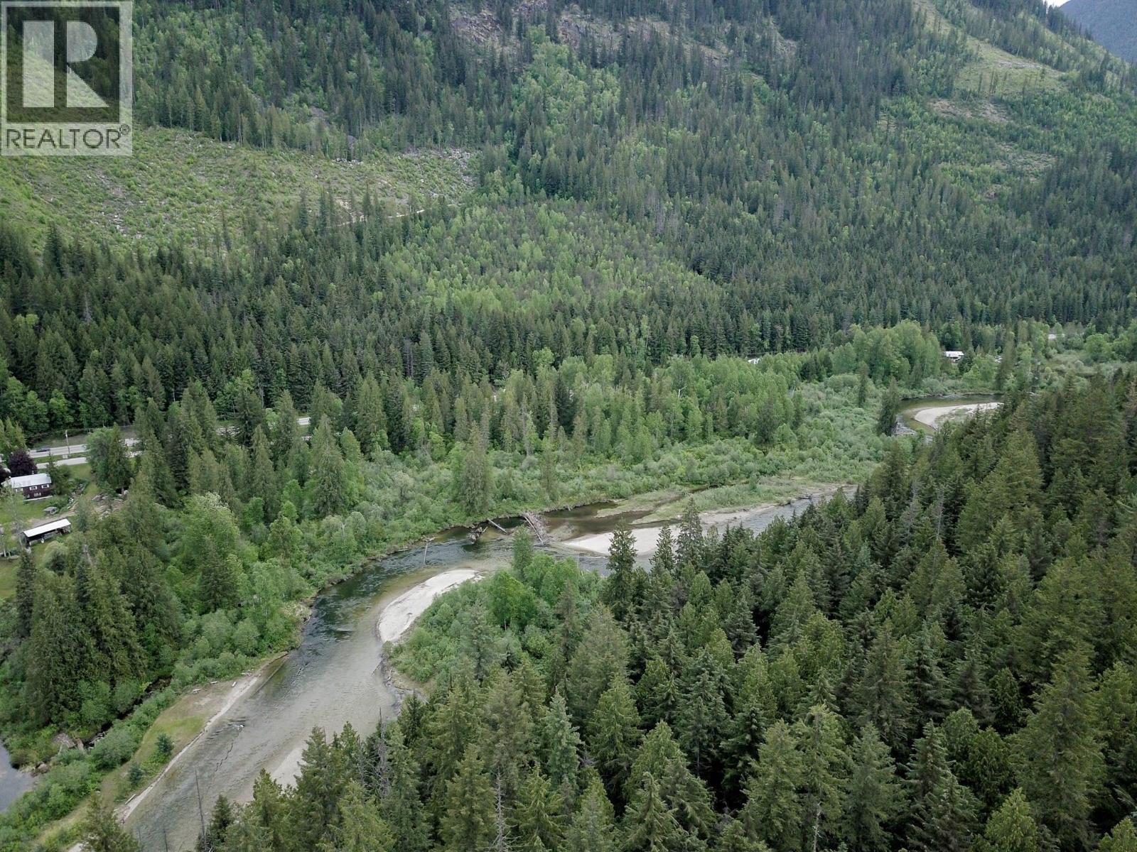  5926 Ferguson Frontage Road, Malakwa