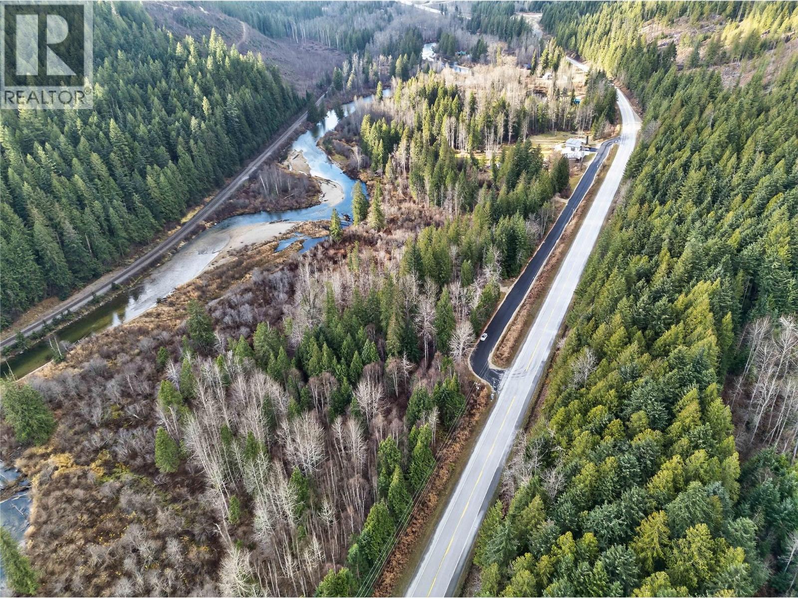  5926 Ferguson Frontage Road, Malakwa