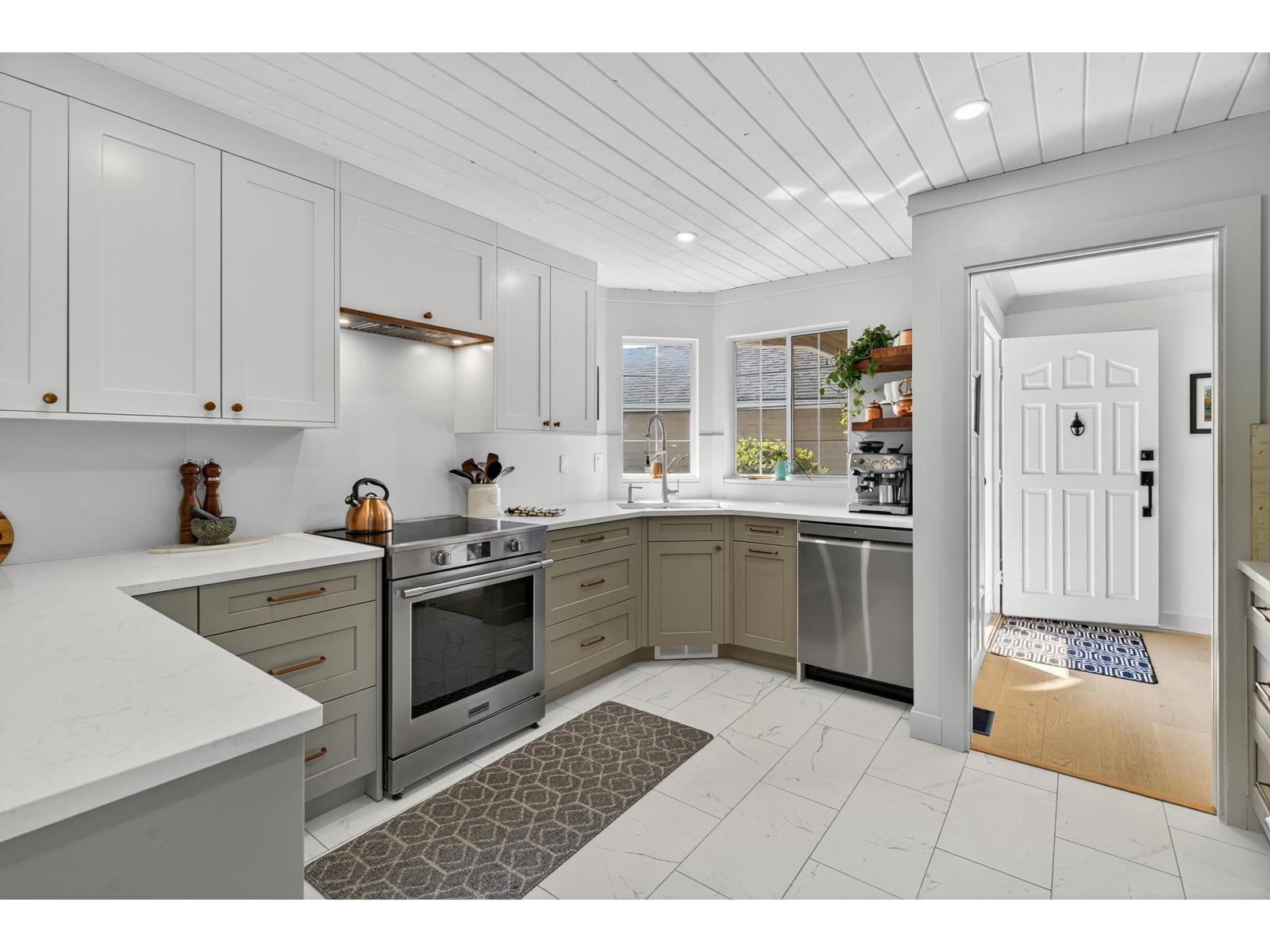 116 15121 19 AVENUE, Surrey