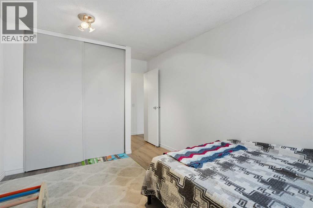 Single Family House for Sale in   Edenwold Heights NW Edgemont Calgary 