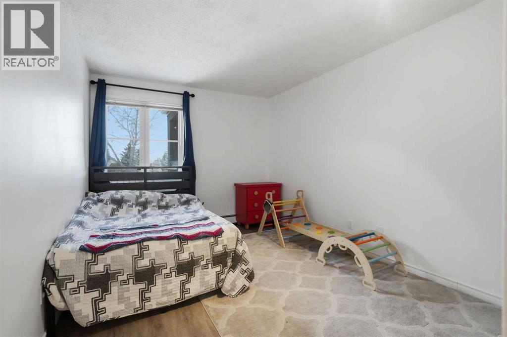 Single Family House for Sale in   Edenwold Heights NW Edgemont Calgary 