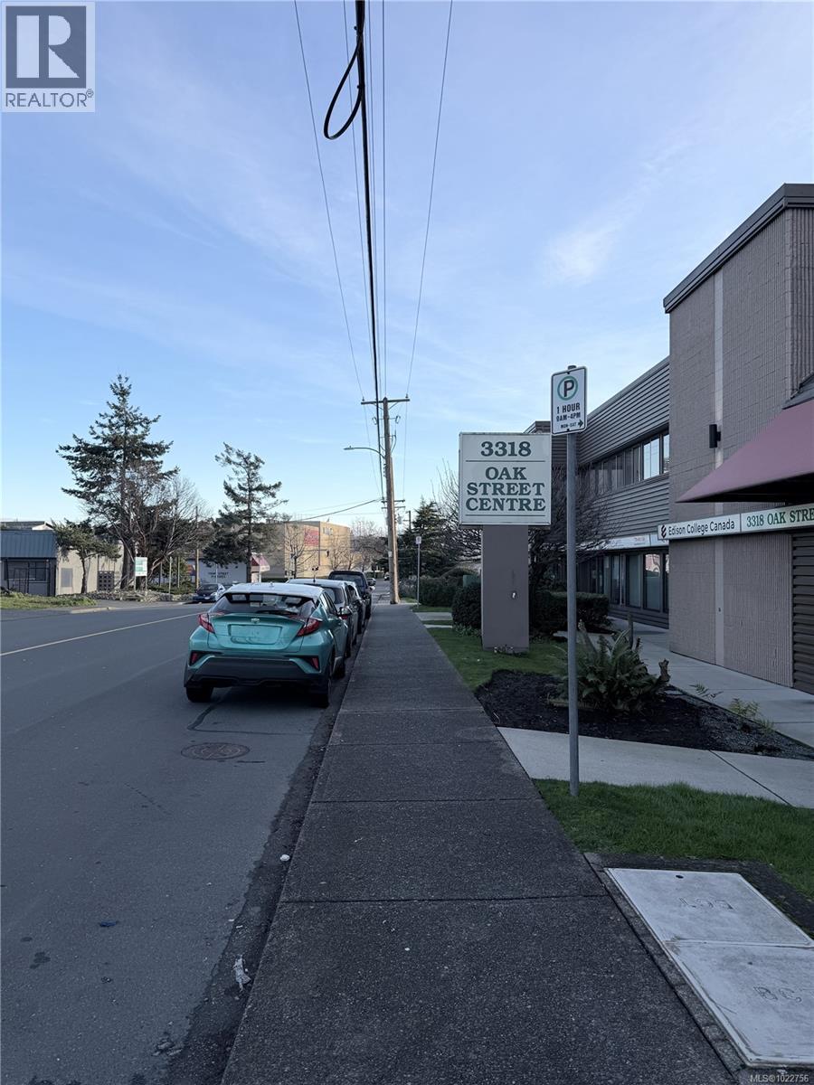 19 3318 Oak St, Victoria