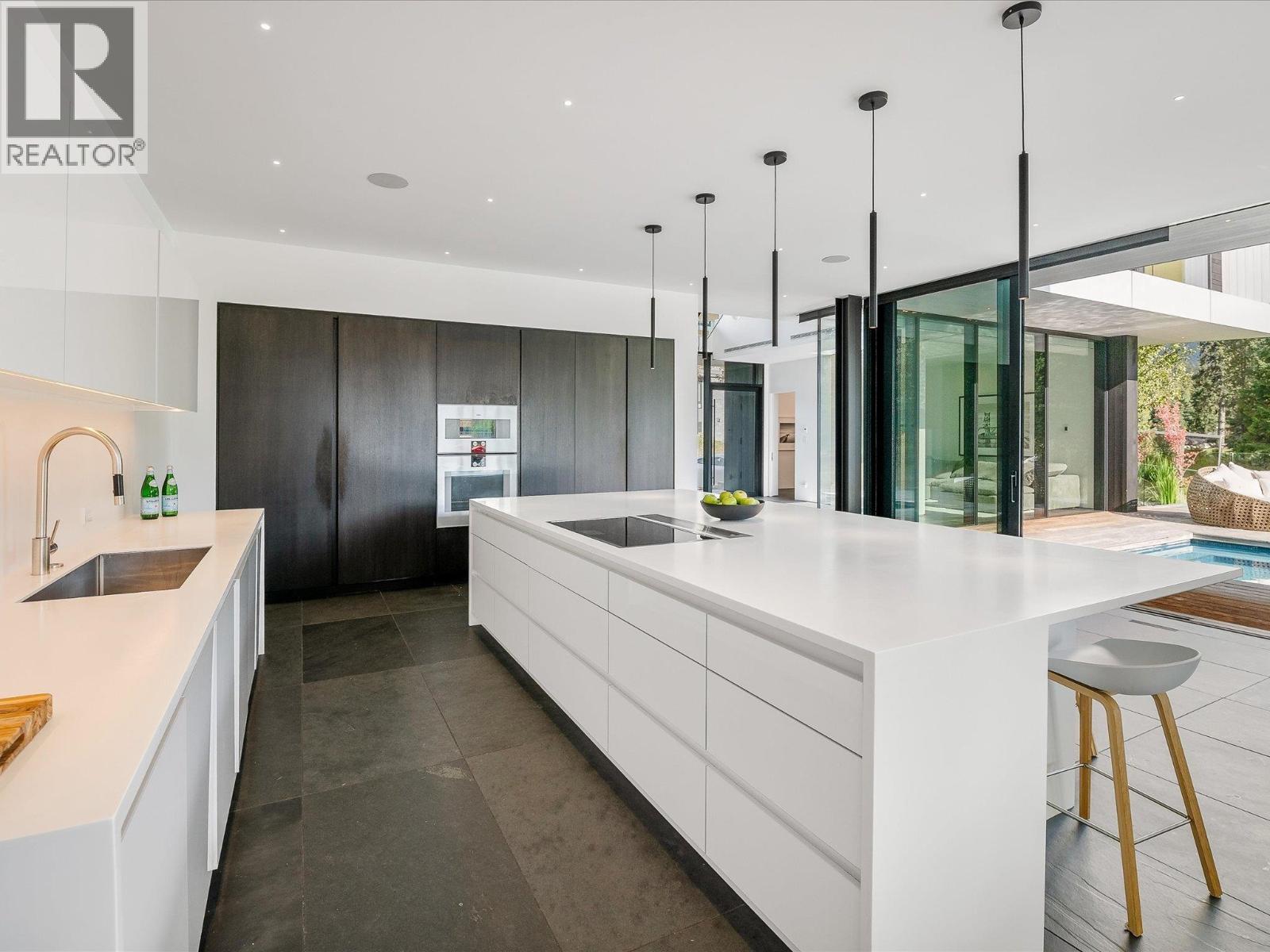 8080 CYPRESS PLACE, Whistler