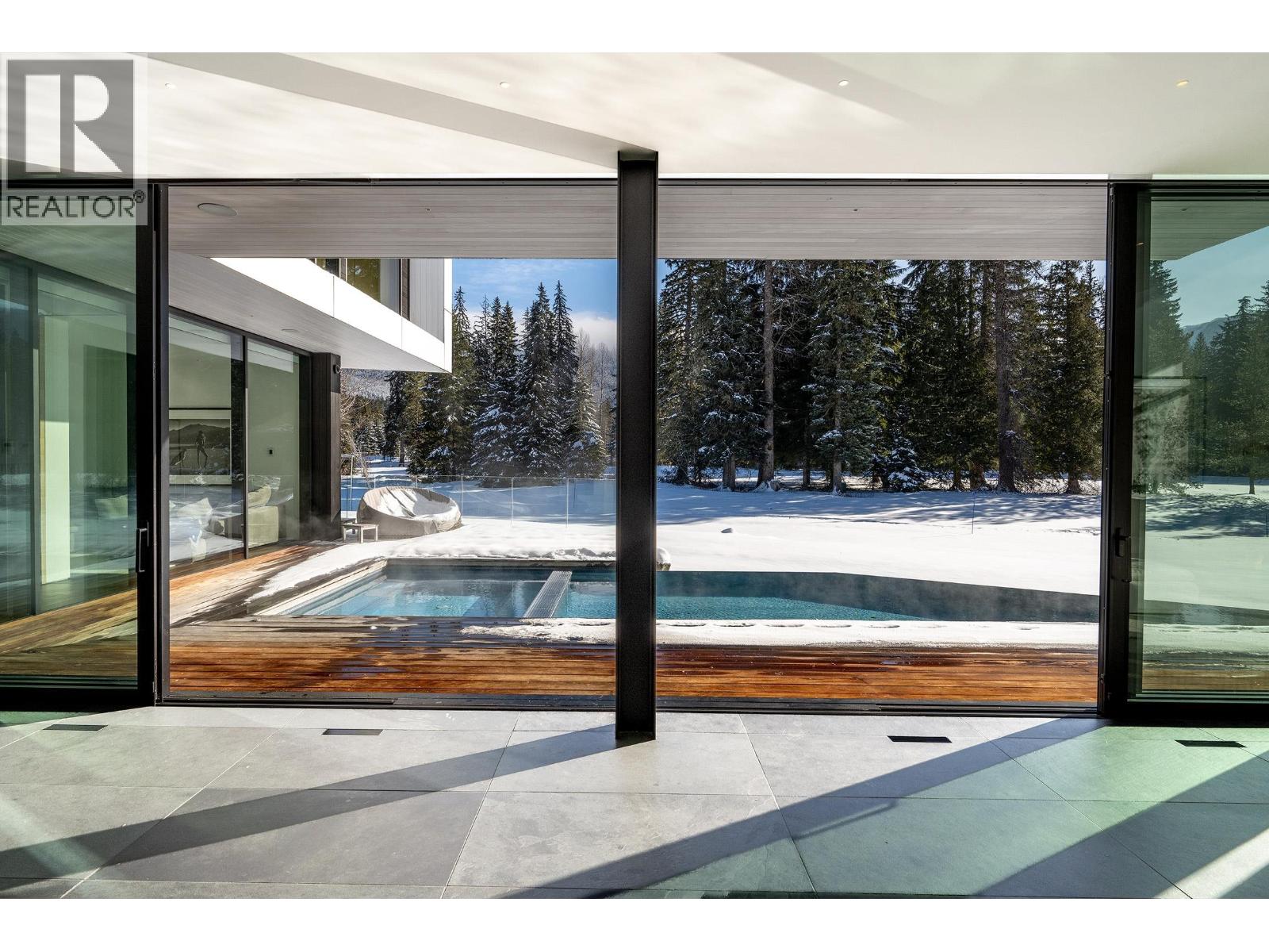 8080 CYPRESS PLACE, Whistler