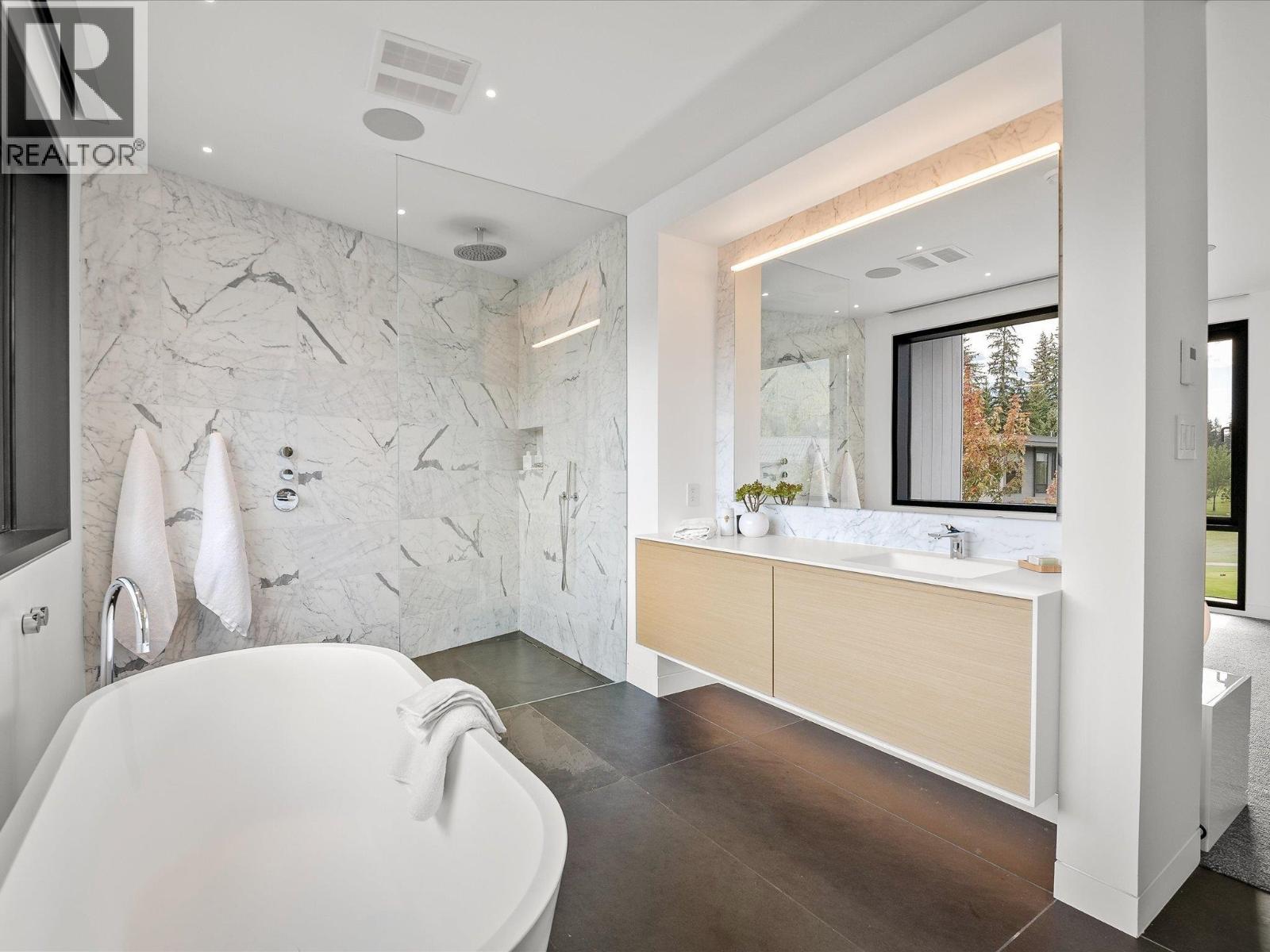 8080 CYPRESS PLACE, Whistler