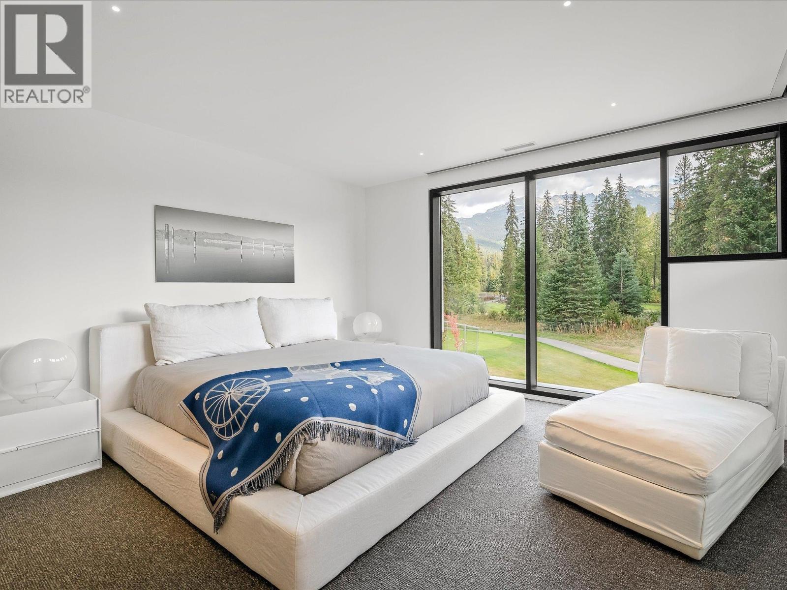 8080 CYPRESS PLACE, Whistler
