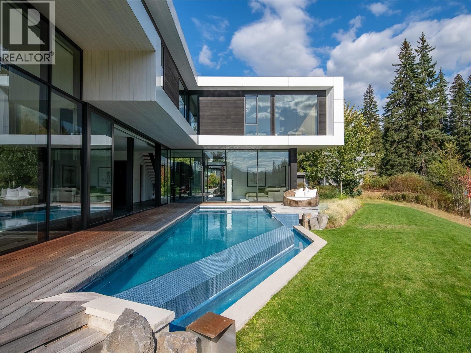 8080 CYPRESS PLACE, Whistler