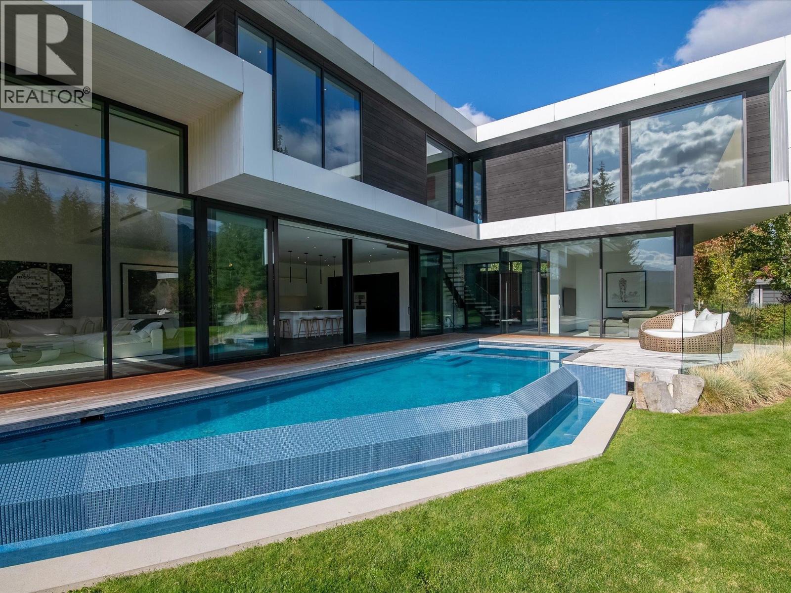 8080 CYPRESS PLACE, Whistler