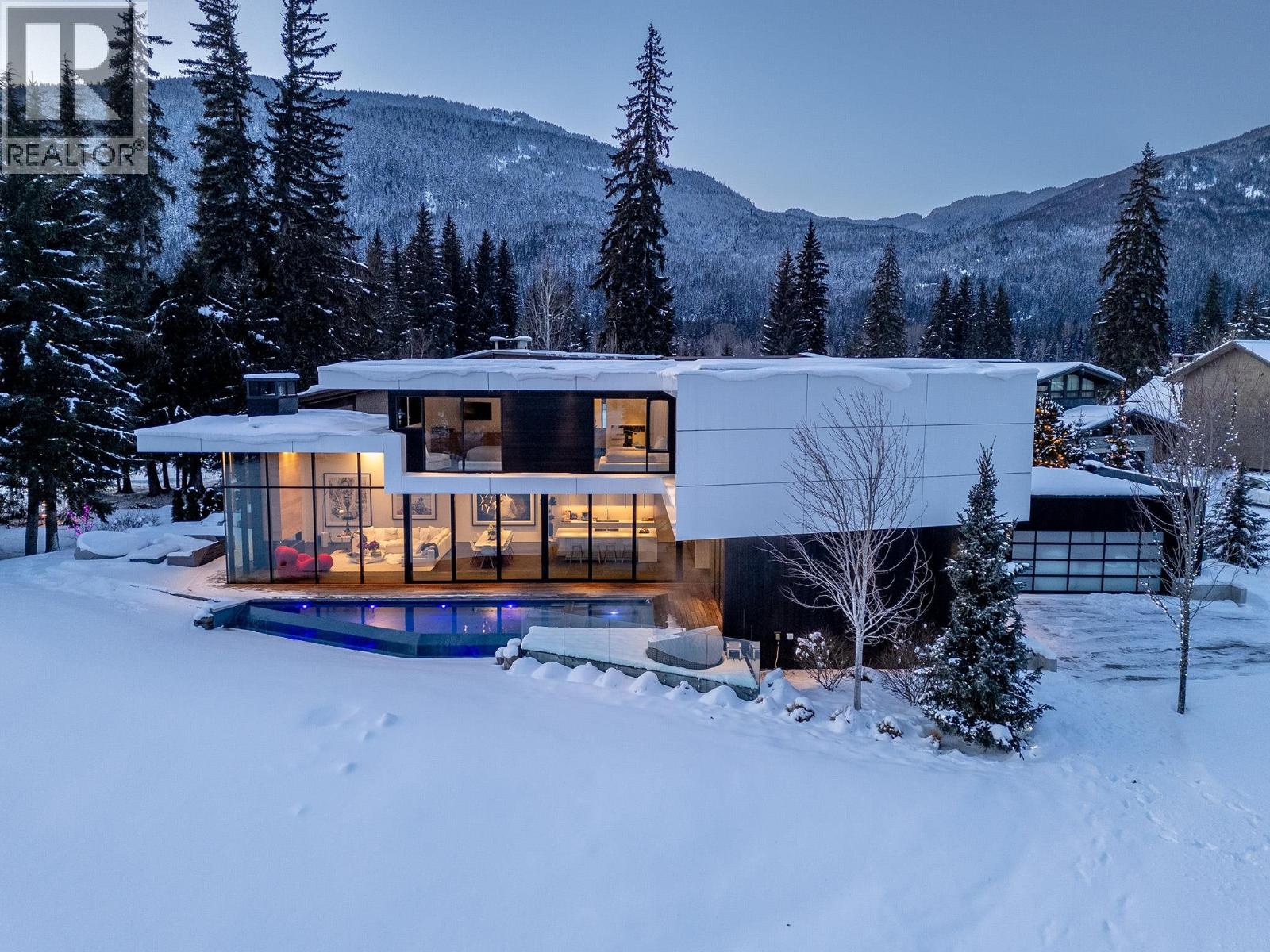 8080 CYPRESS PLACE, Whistler