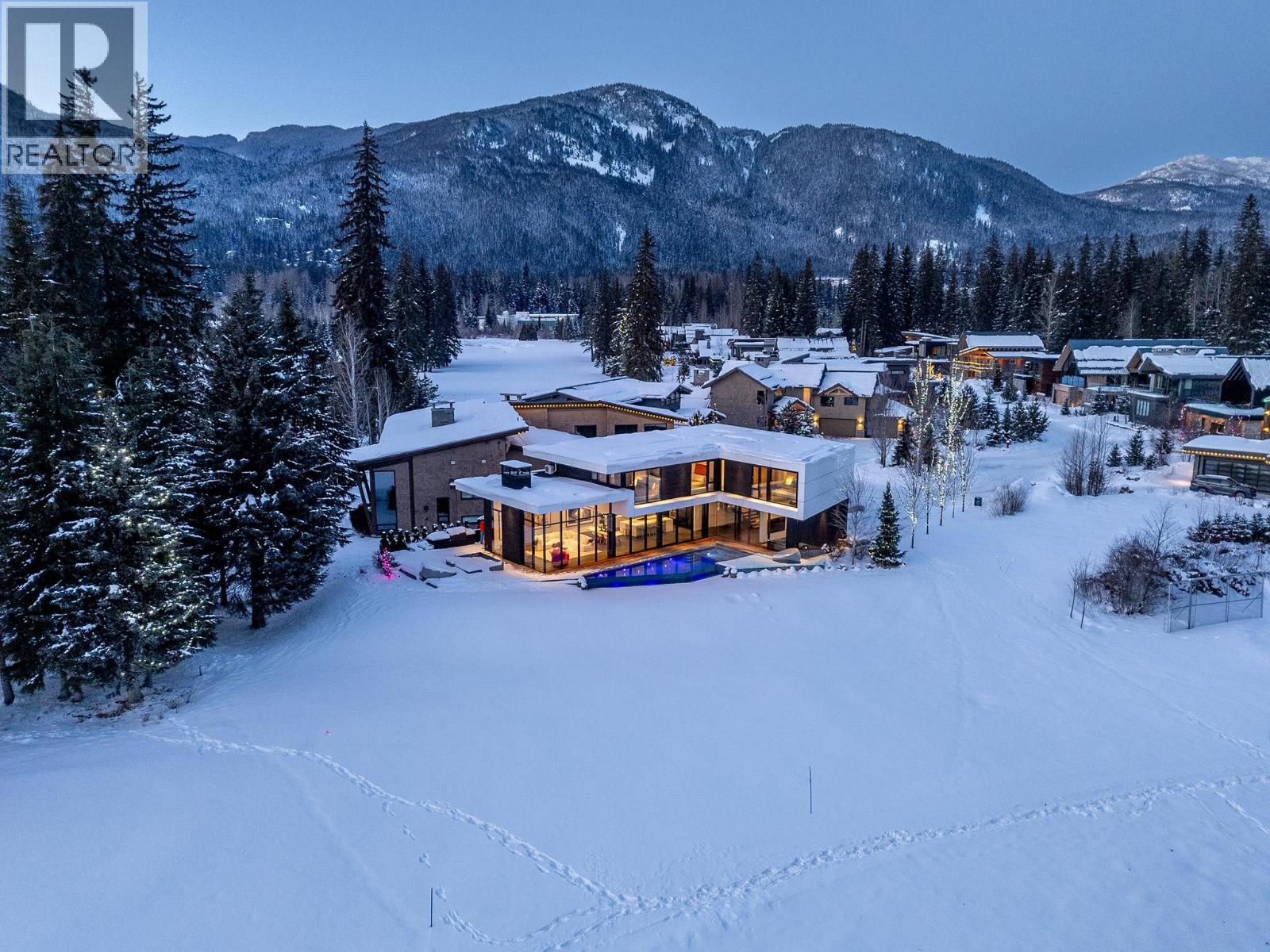 8080 CYPRESS PLACE, Whistler