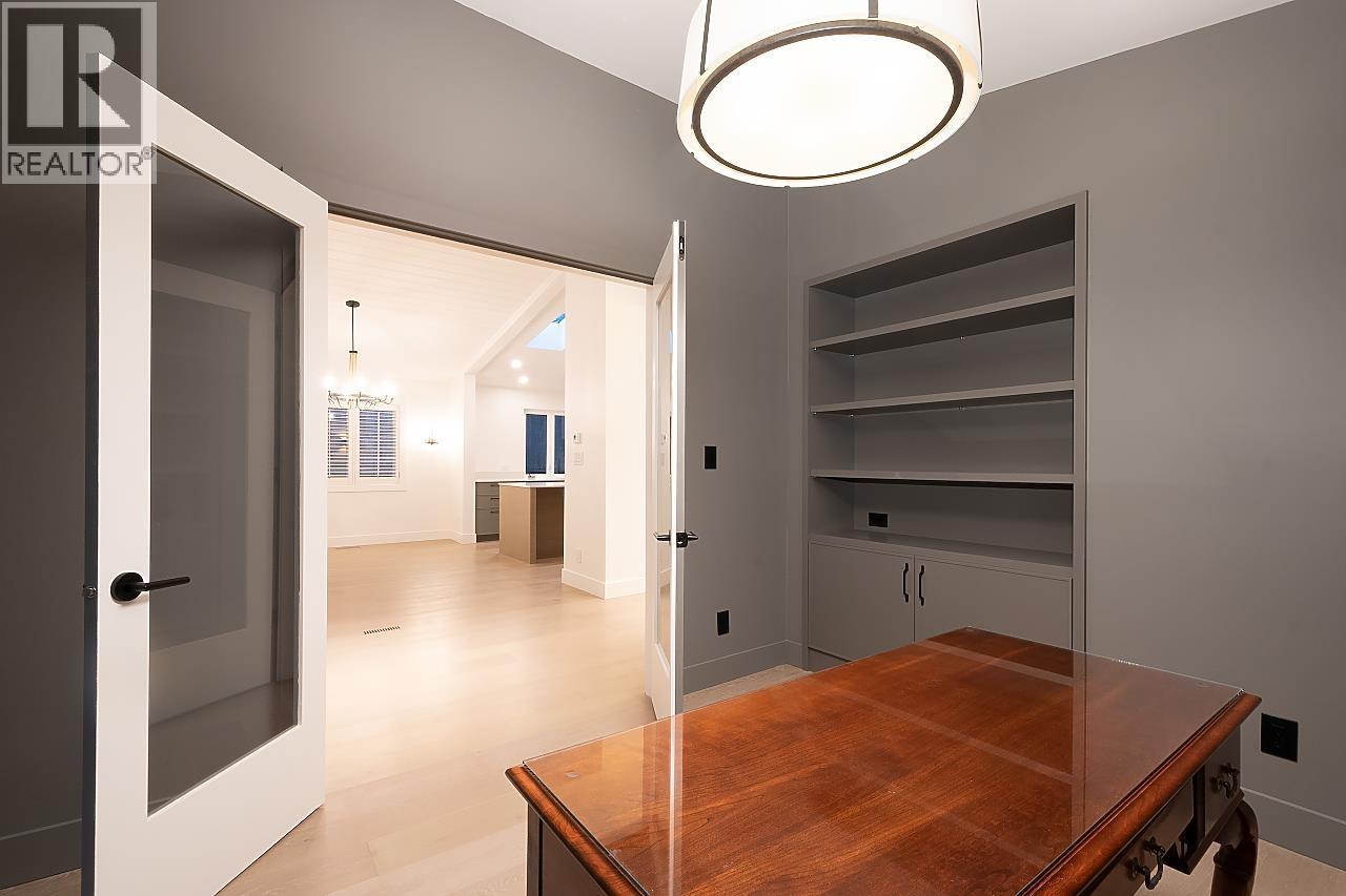 1565 19TH STREET, West Vancouver