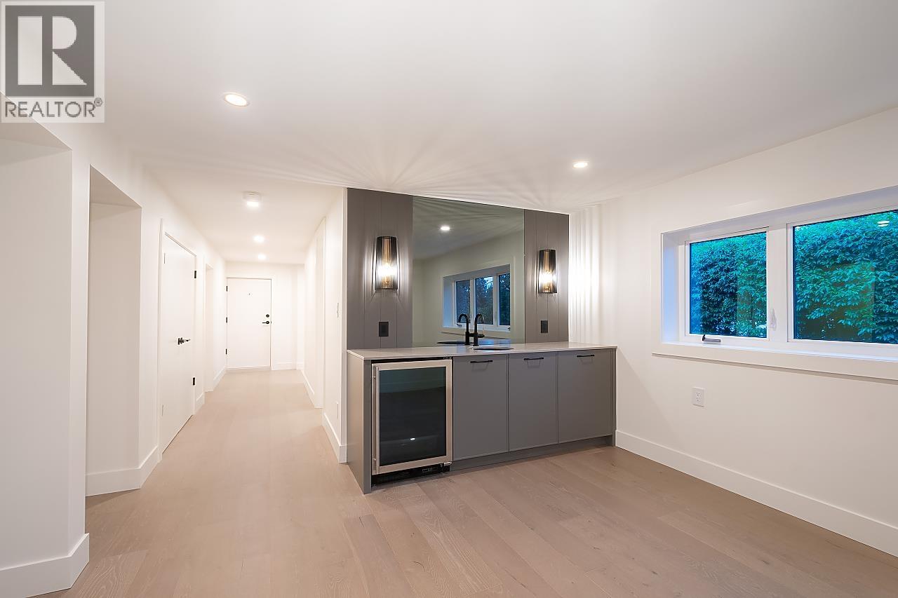 1565 19TH STREET, West Vancouver