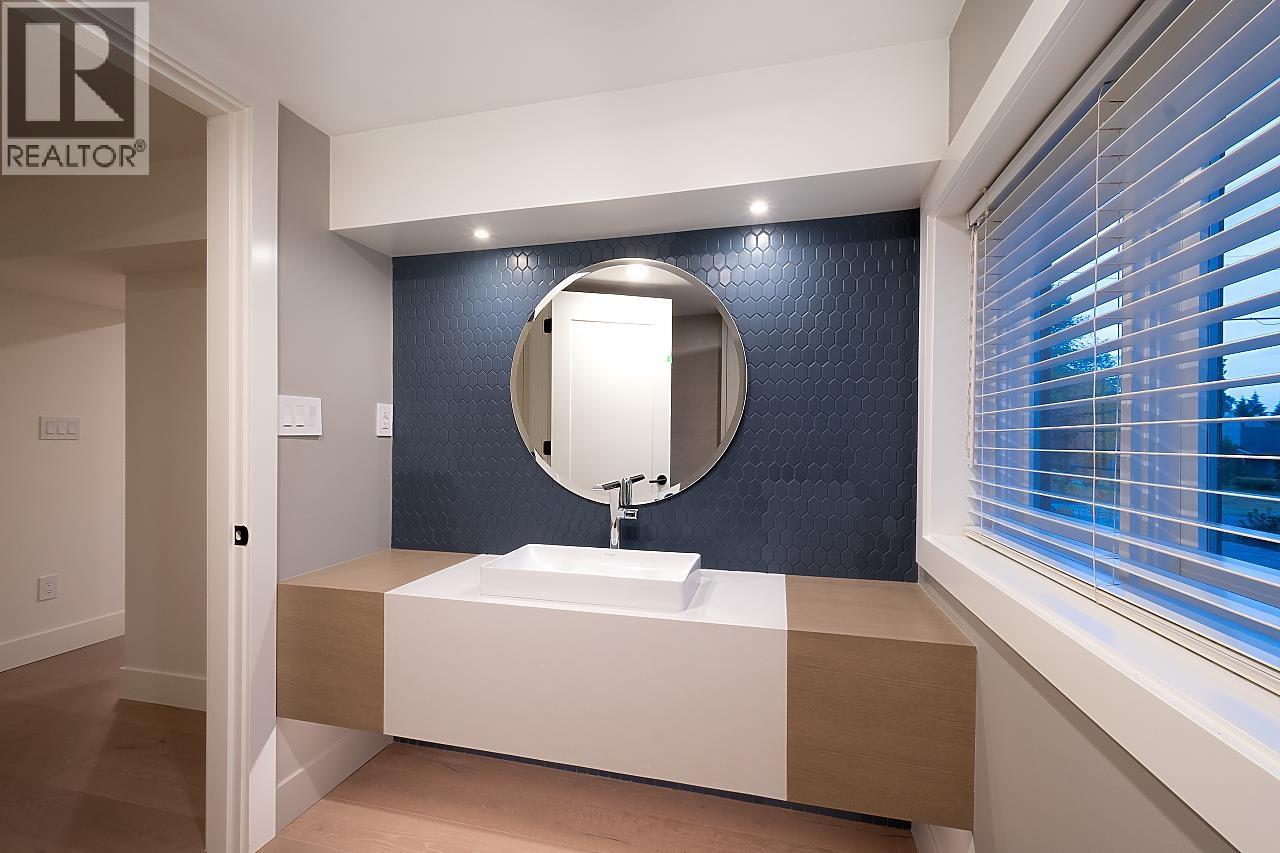 1565 19TH STREET, West Vancouver