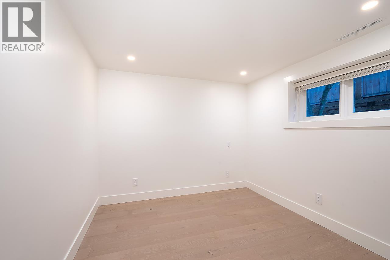 1565 19TH STREET, West Vancouver