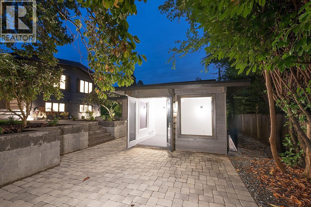 1565 19TH STREET, West Vancouver