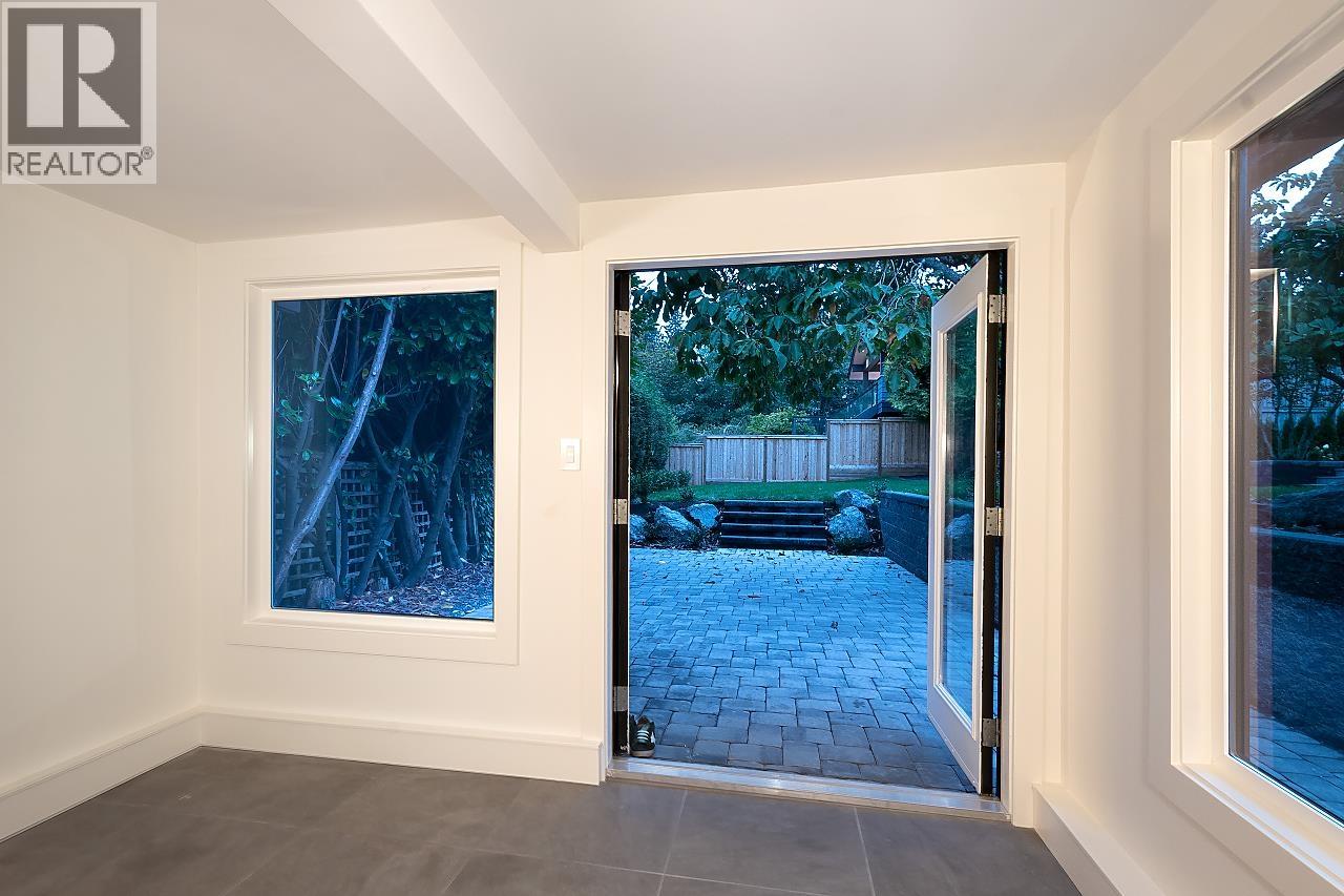 1565 19TH STREET, West Vancouver