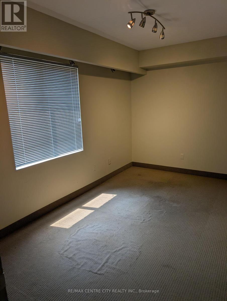 3 - 630 WHARNCLIFFE ROAD S - Photo 2 of 5, London South (South P), Ontario