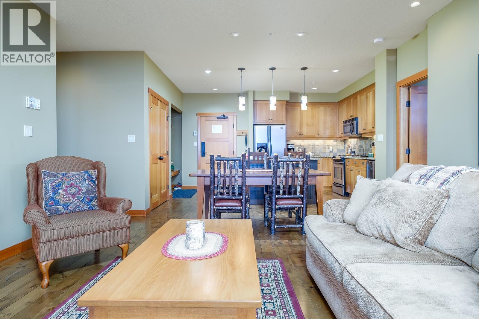 4320 Red Mountain Road Unit# 401, Rossland