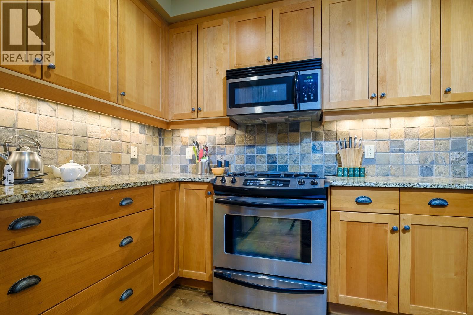 4320 Red Mountain Road Unit# 401, Rossland