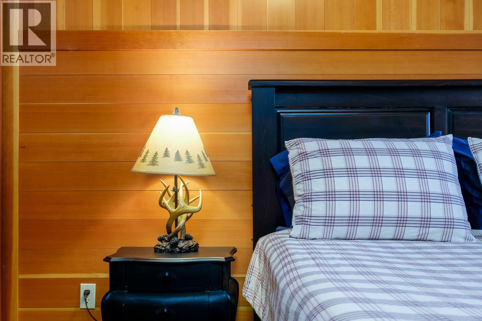 4320 Red Mountain Road Unit# 401, Rossland