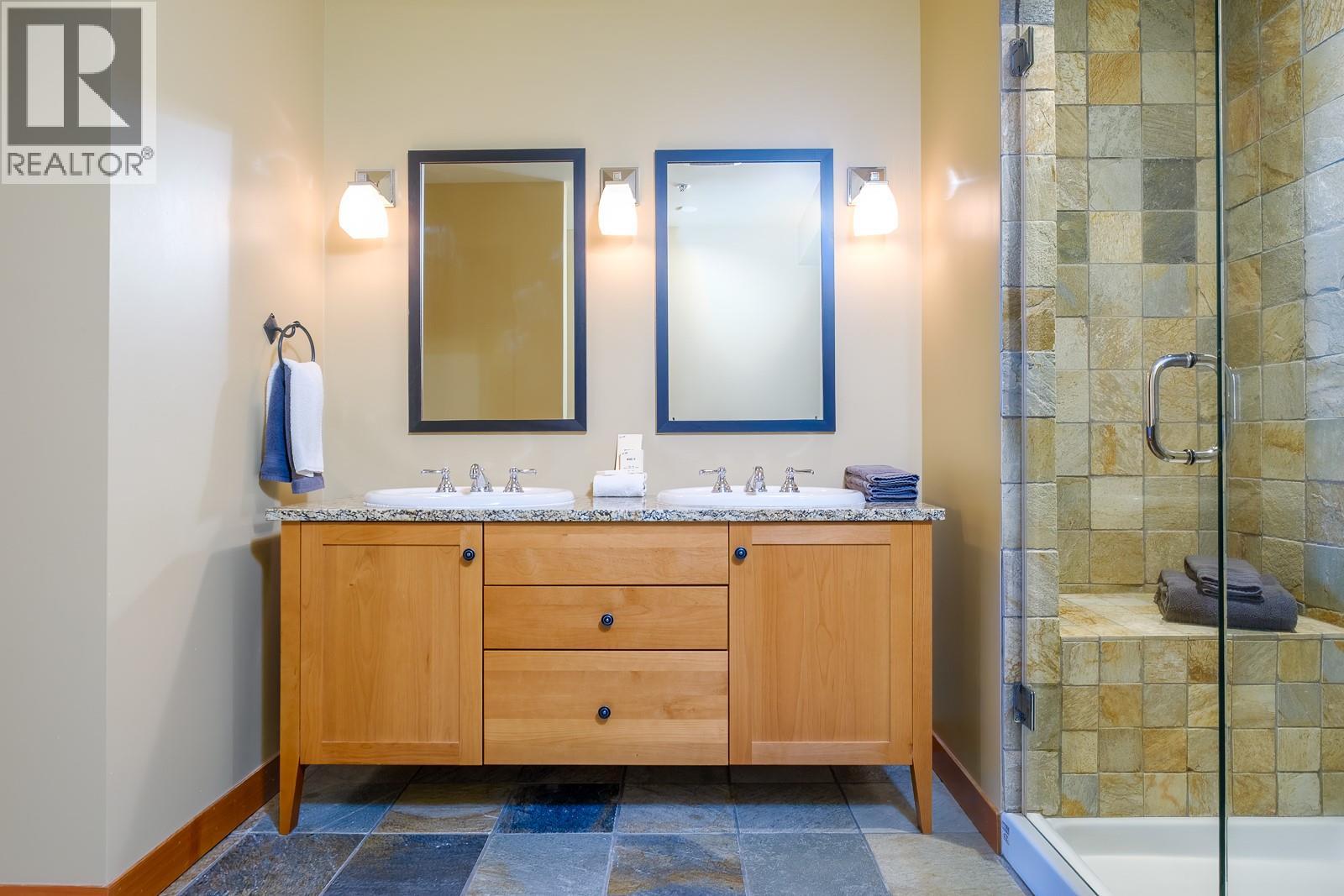 4320 Red Mountain Road Unit# 401, Rossland