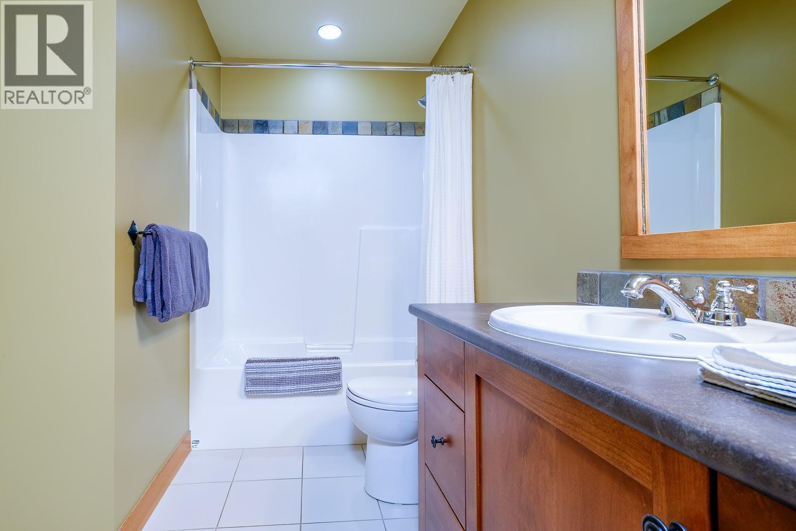 4320 Red Mountain Road Unit# 401, Rossland