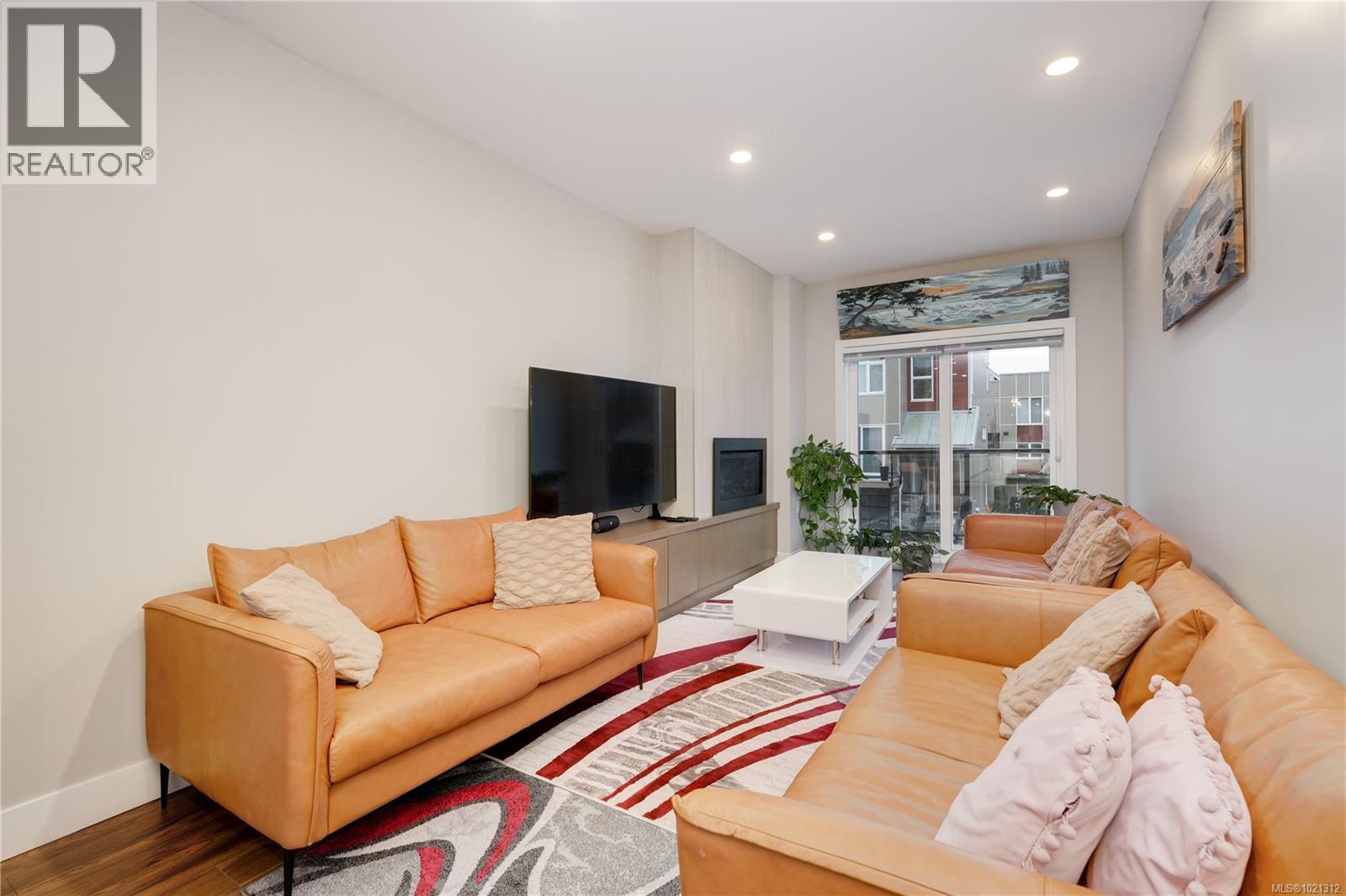 7 4355 Viewmont Avenue, Saanich